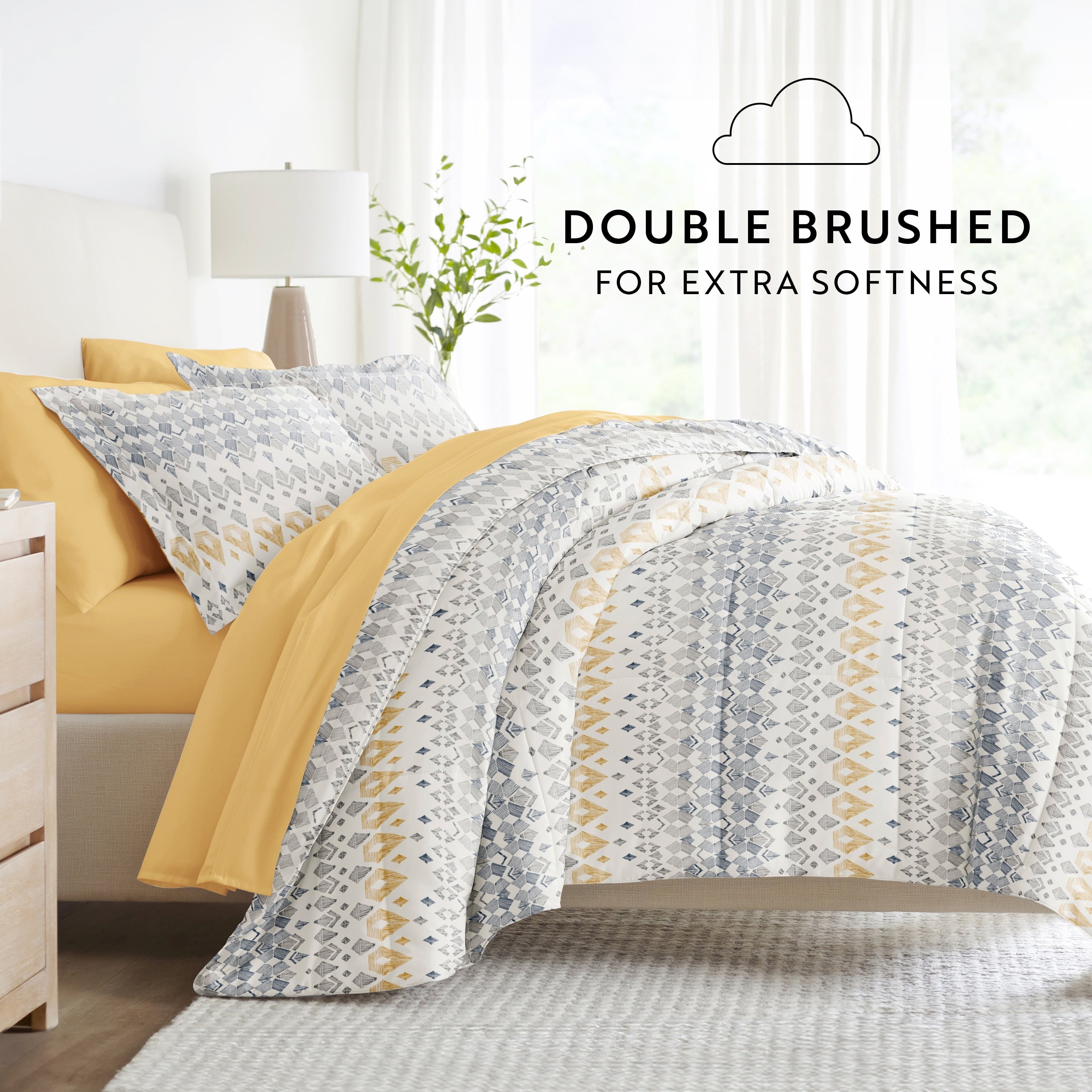 Fluffy Down Alternative 7 Piece Bedding Bundle, Microfiber Patterned Comforter and Sheet Set, Queen - Cloud-Like Soft Lightweight Bed Comforter Detail