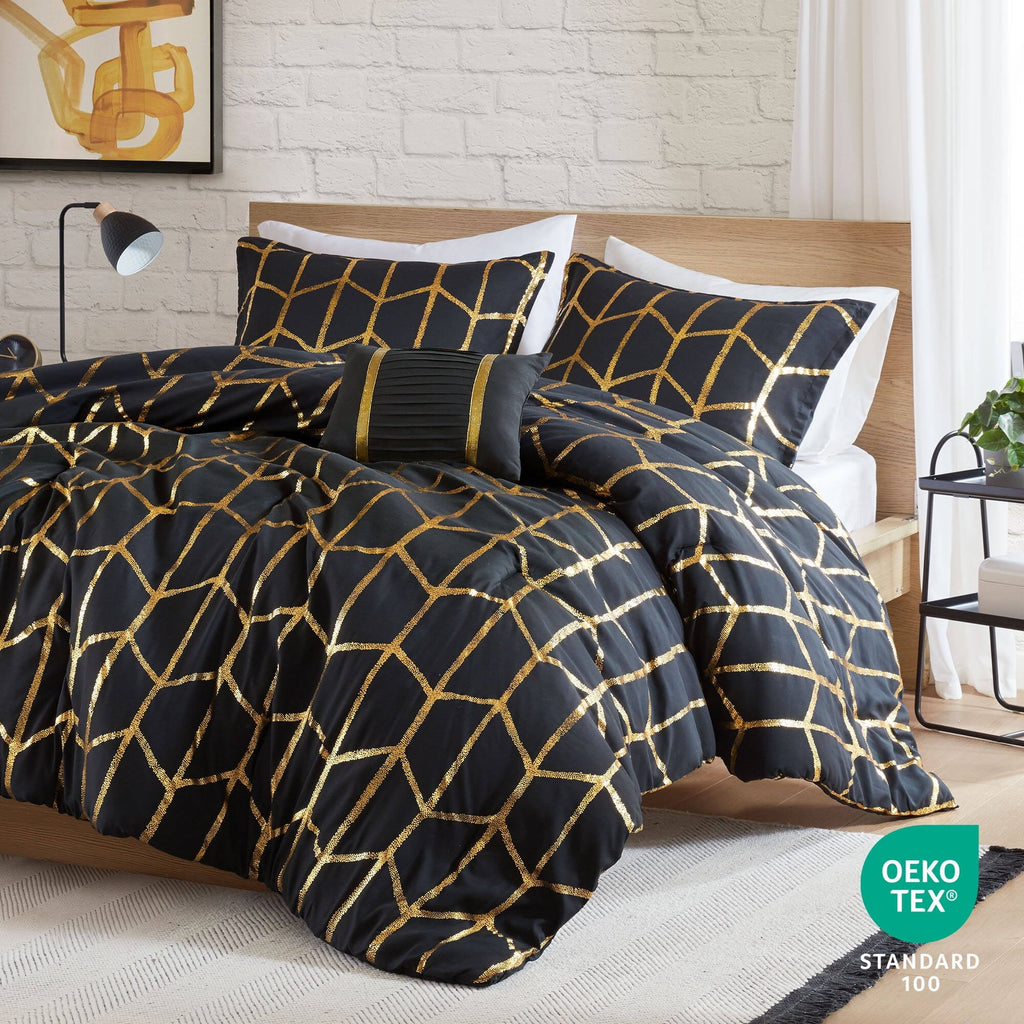 Hypoallergenic Cloud Full/Queen Size Comforter Set, 4-Piece Bedding Set for All Seasons, Geometric Metallic Comforter Bed Set with Decor P... - Luxurious Quilted Duvet Cover Set Detail