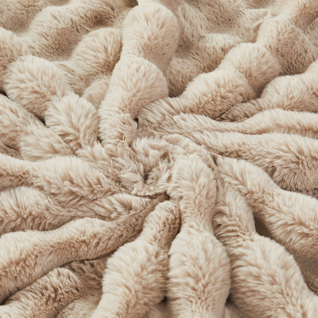 Lightweight Warm Taupe Faux Fur Bubble Blankets for Couch Chair Sofa Luxury Fluffy Thick Bubble Throw Blanket Furry Blanket Fuzzy Soft... - Super Soft Reversible Sherpa Flannel Blanket Detail