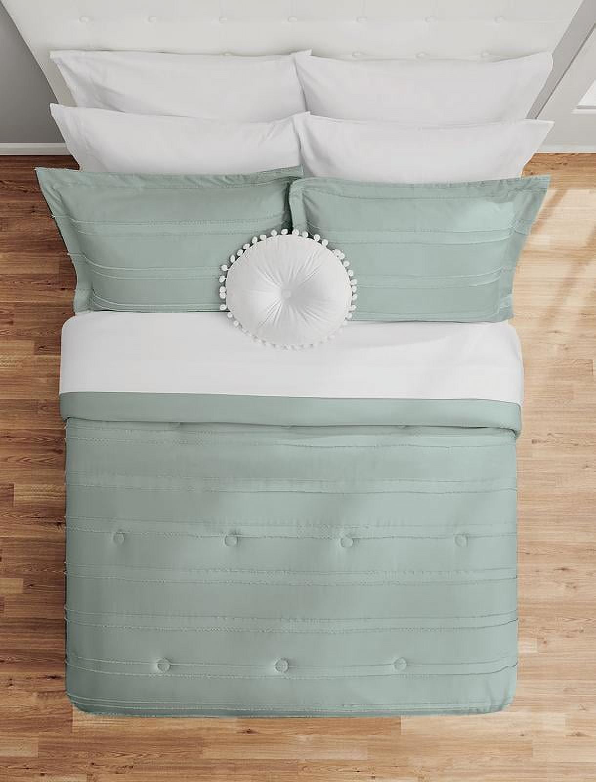 Luxurious Quilted Mint 10 Piece Bed in a Bag Comforter Set with Sheets, Queen - Cloud-Like Soft Lightweight Bed Comforter Detail