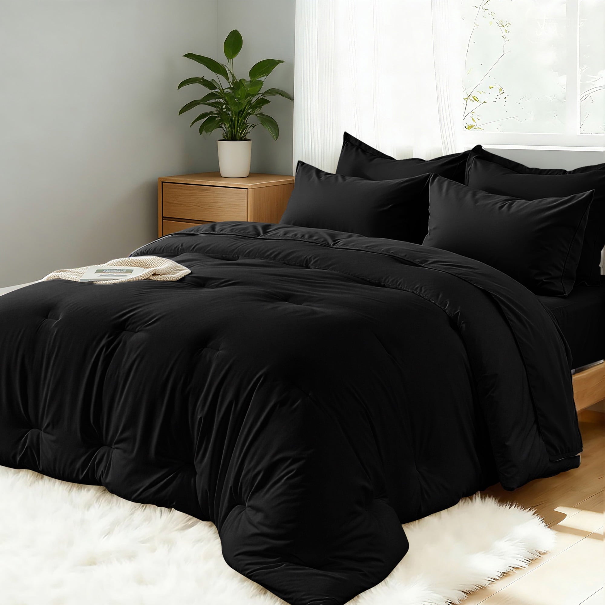 All-Season 5-Piece Bed in Bag - Twin Size Comforter Sets, Pillowcases & Sheet Collection for Cozy Bedding Sets Black - Cloud-Like Soft Lightweight Bed Comforter Detail