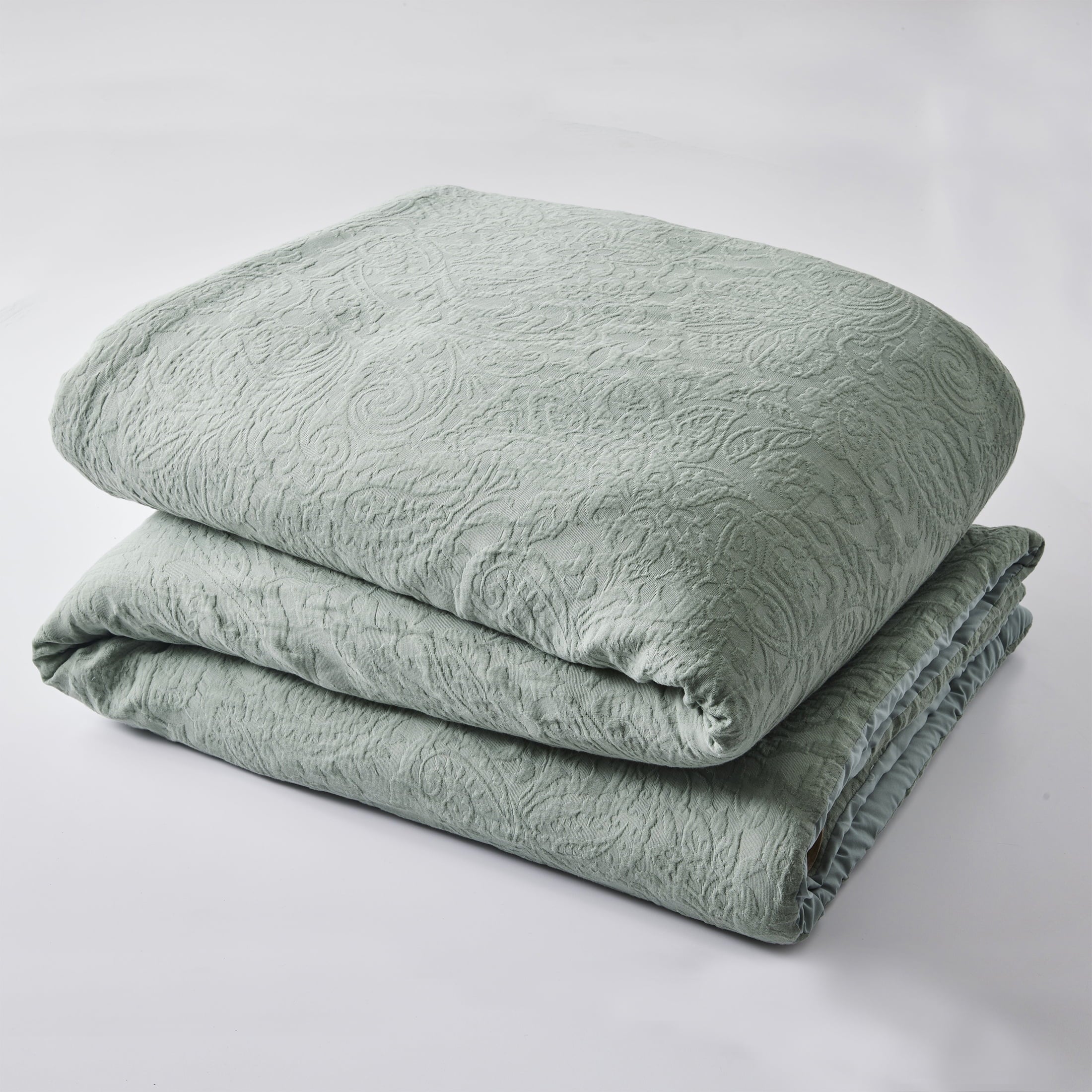 Heavyweight Warmth 3-Piece Sage Floral Comforter Set, Full/Queen - Luxurious Quilted Duvet Cover Set Detail