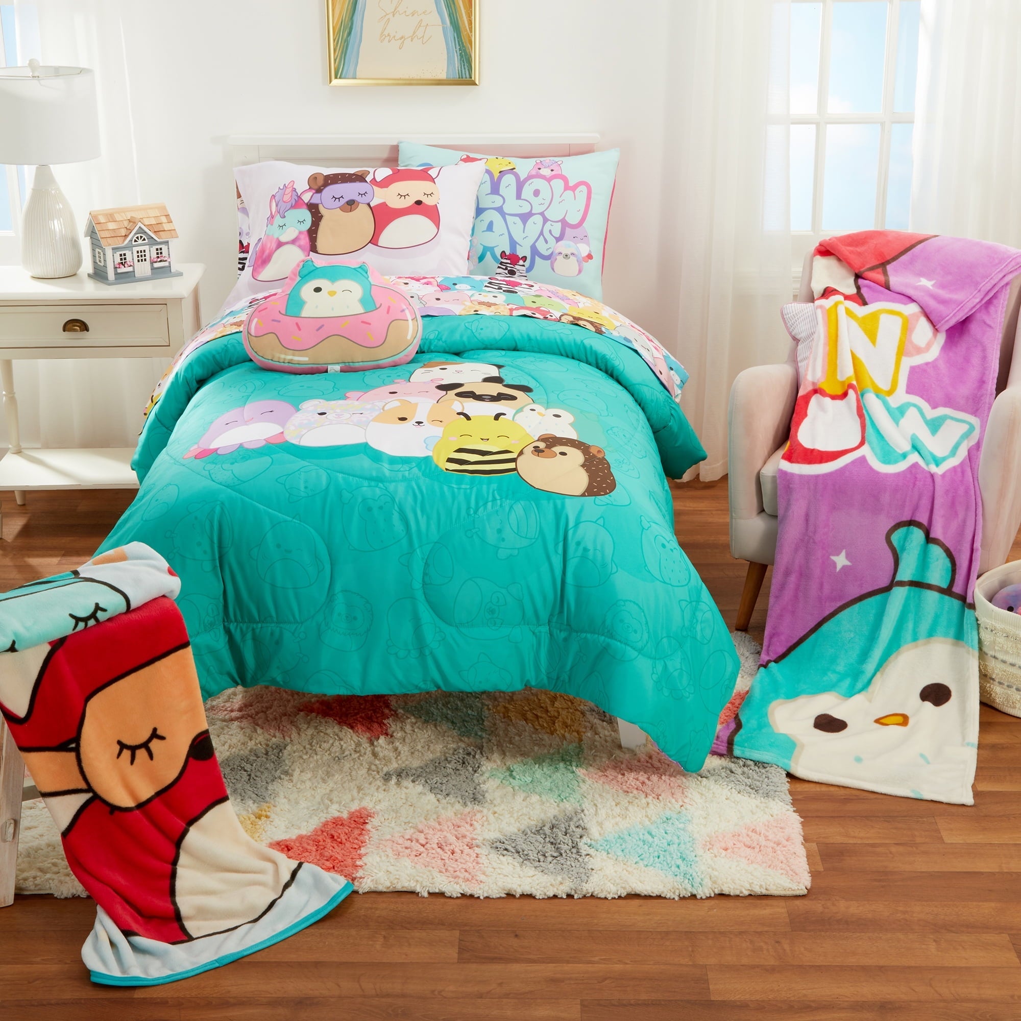 Fluffy Down Alternative Squishmallows Kids 2 Piece Teal Blue Reversible Comforter and Pillowcase set, Twin/full - Luxurious Quilted Duvet Cover Set Detail