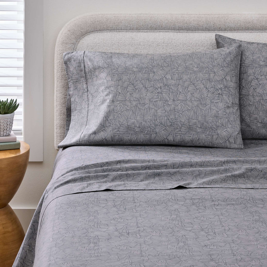 Ultra-Soft 300 Thread Count 4-Piece Cotton Percale Ziggy Geo Print Grey Flannel Bed Sheet Set, Full - Breathable Egyptian Cotton Flat & Fitted Sheets Detail