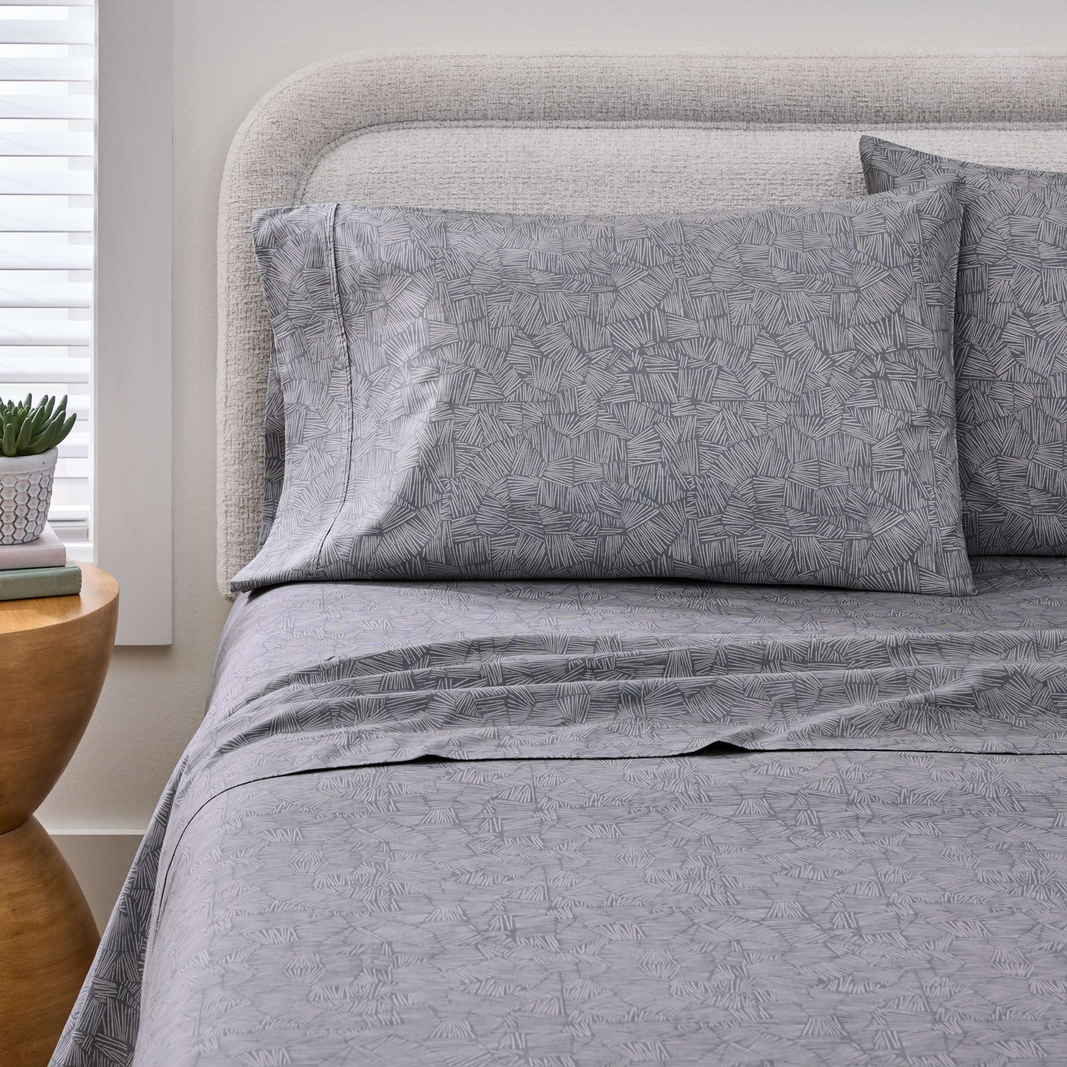 Cooling Sateen 300 Thread Count 4-Piece Cotton Percale Ziggy Geo Print Grey Bed Sheet Set, King - Premium Ultra-Soft Pillowcase Pair for Sleeping Detail