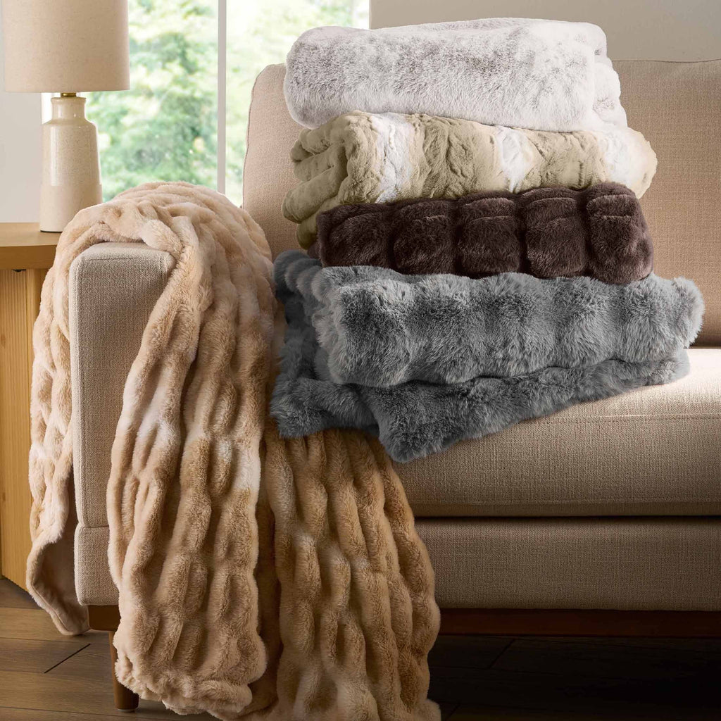 Cozy Fleece Almond Biscuit Ombre Faux Fur Throw, 50"x72" - Super Soft Reversible Sherpa Flannel Blanket Detail