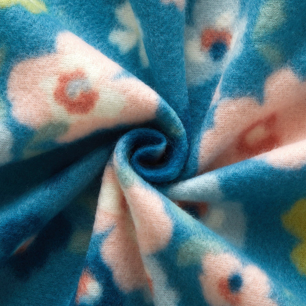 Cozy Fleece Cozy Fleece Throw Blanket Delightful Floral 50" x 60", All Ages - Lightweight Plush Warm Blanket for All Seasons Detail