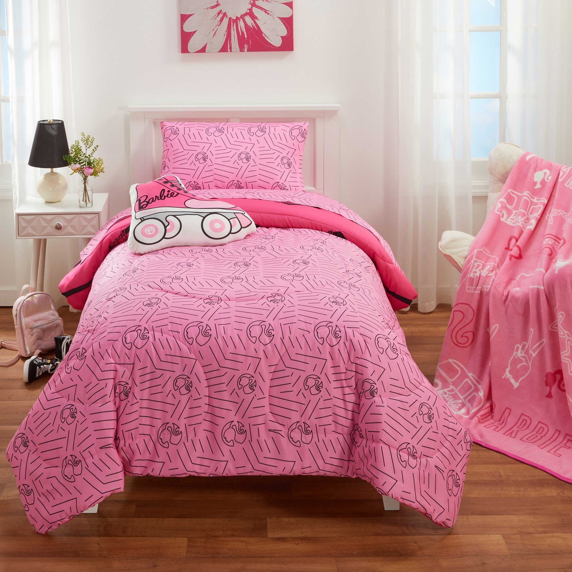 Fluffy Down Alternative Kids 2 Piece Pink Black Chevron Reversible Comforter and Pillowcase set, Twin/full - All-Season Down Alternative Comforter Insert Detail