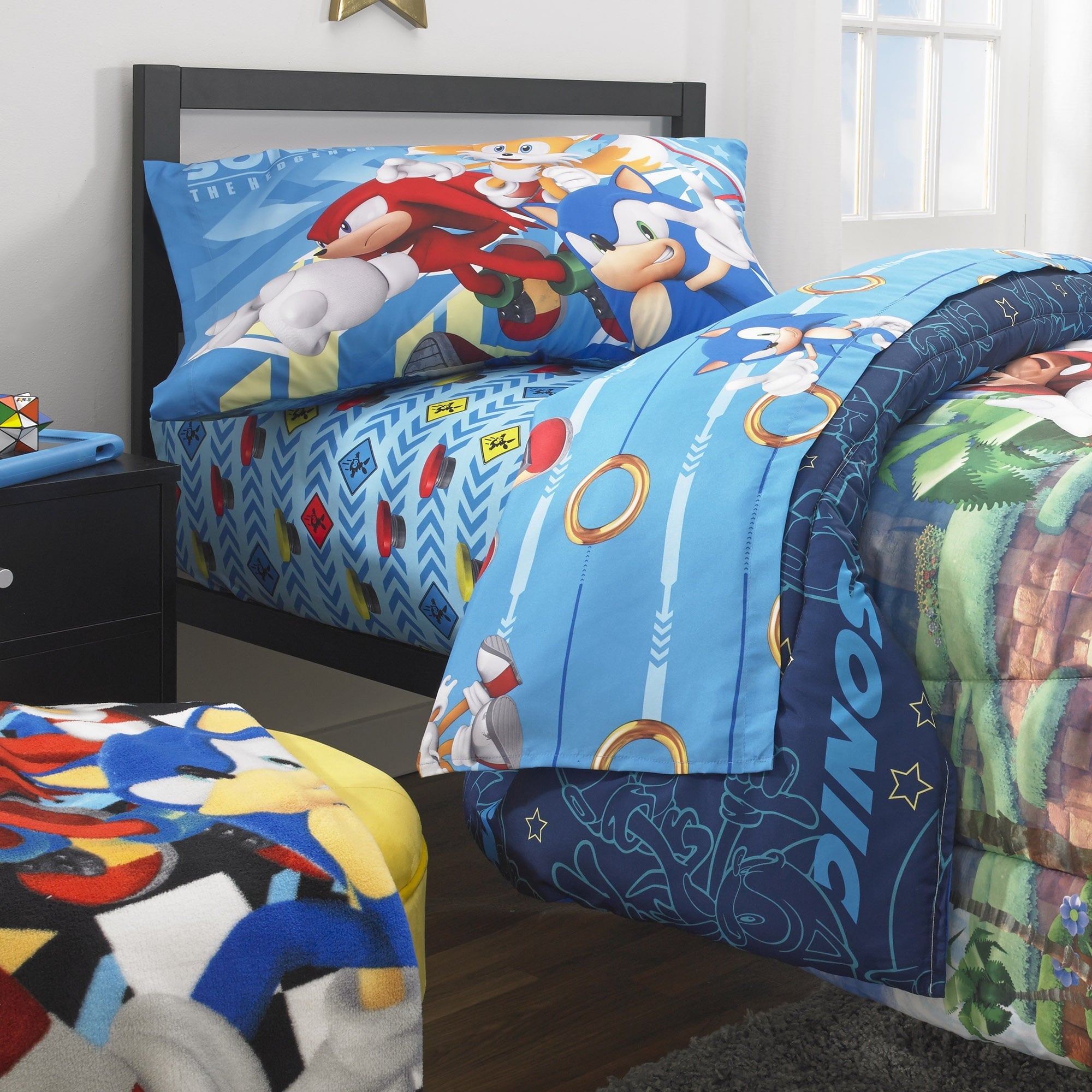 Fluffy Down Alternative Sonic the Hedgehog Kids 2 Piece Blue Green Reversible Comforter and Pillowcase set, Twin/full - Hypoallergenic Ultra-Fluffy Quilt for Winter Detail