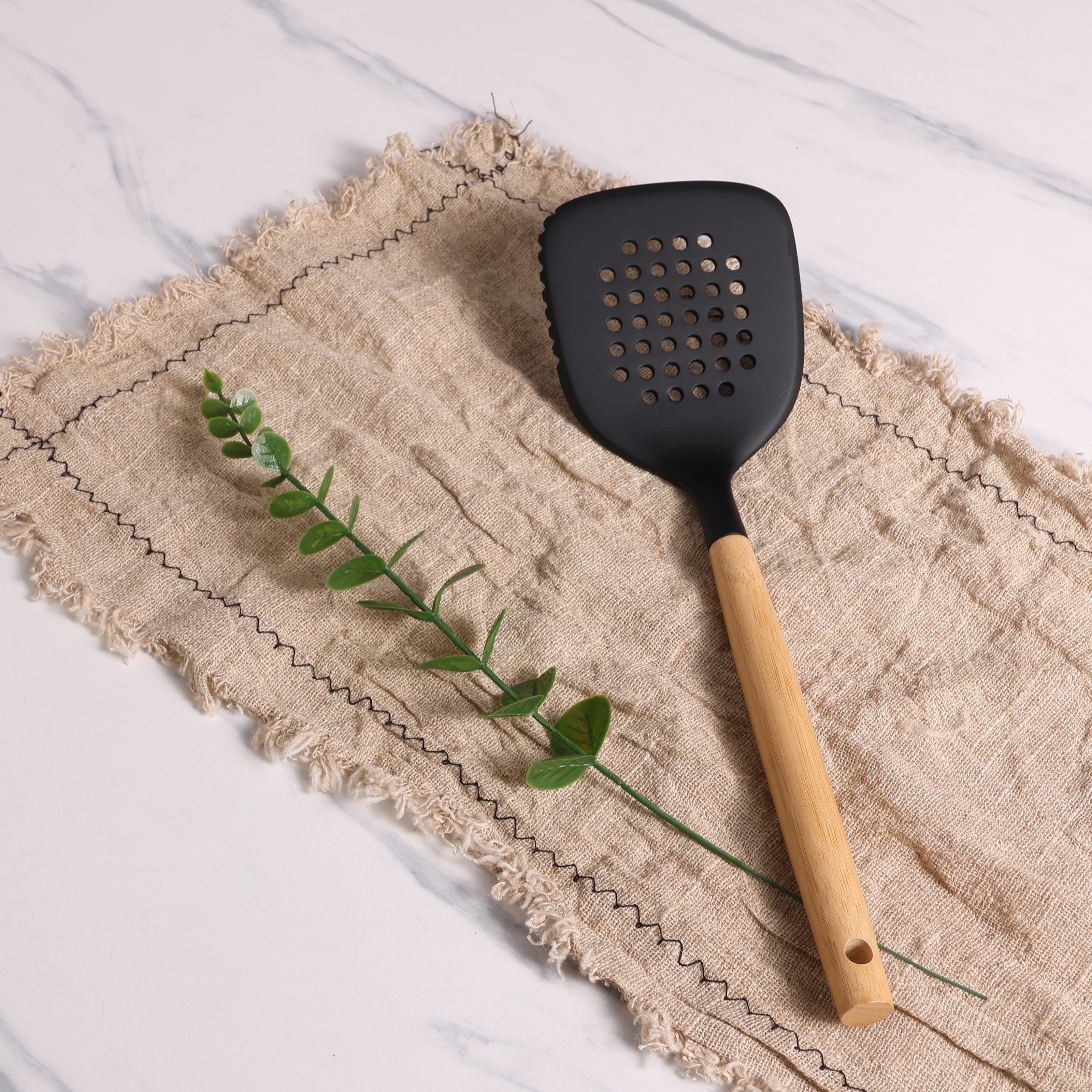 Professional Grade Kitchen and Cooking Utensil Turner, 13" L, Black - High-Precision Culinary Tool for Baking & Cooking Detail