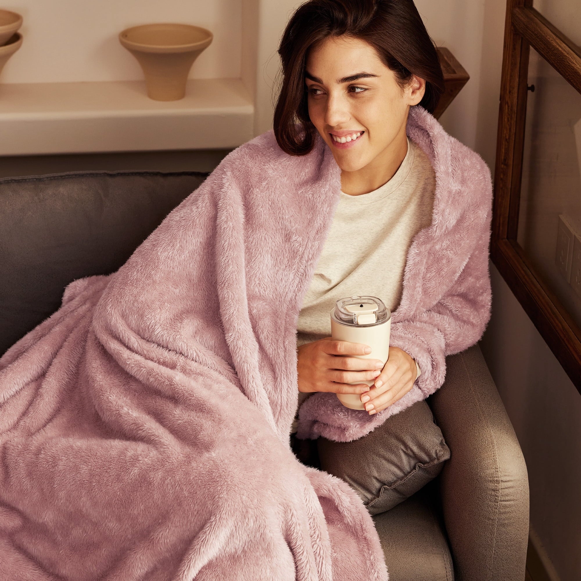 Super Soft Flannel Plush Fuzzy Large Fleece Throw Blanket (50" x 70", Dusty Pink)- Soft, Warm and Lightweight - Lightweight Plush Warm Blanket for All Seasons Detail