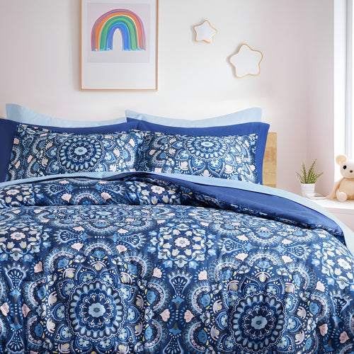 All-Season Queen Size Comforter Set, 9-Piece Bed in a Bag Queen, Navy Blue Bedding Comforter Set with Comforter, Flat Sheets, Fi... - All-Season Down Alternative Comforter Insert Detail