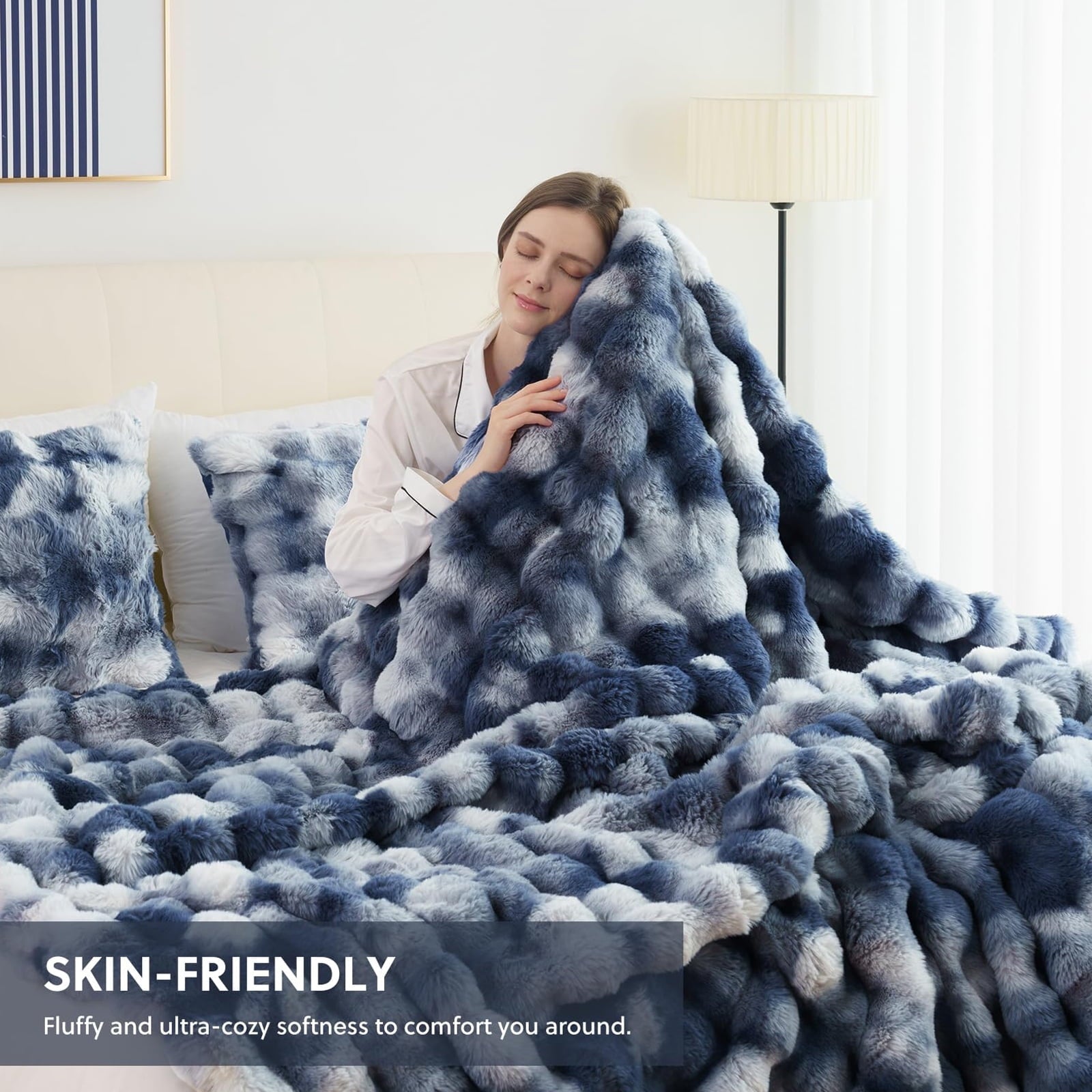 Lightweight Warm Faux Fur Throw Blanket for Couch Luxury Fluffy Thick Bubble Blanket Warm Cozy Throw for Bedroom Living Room, 50" x 60... - Lightweight Plush Warm Blanket for All Seasons Detail
