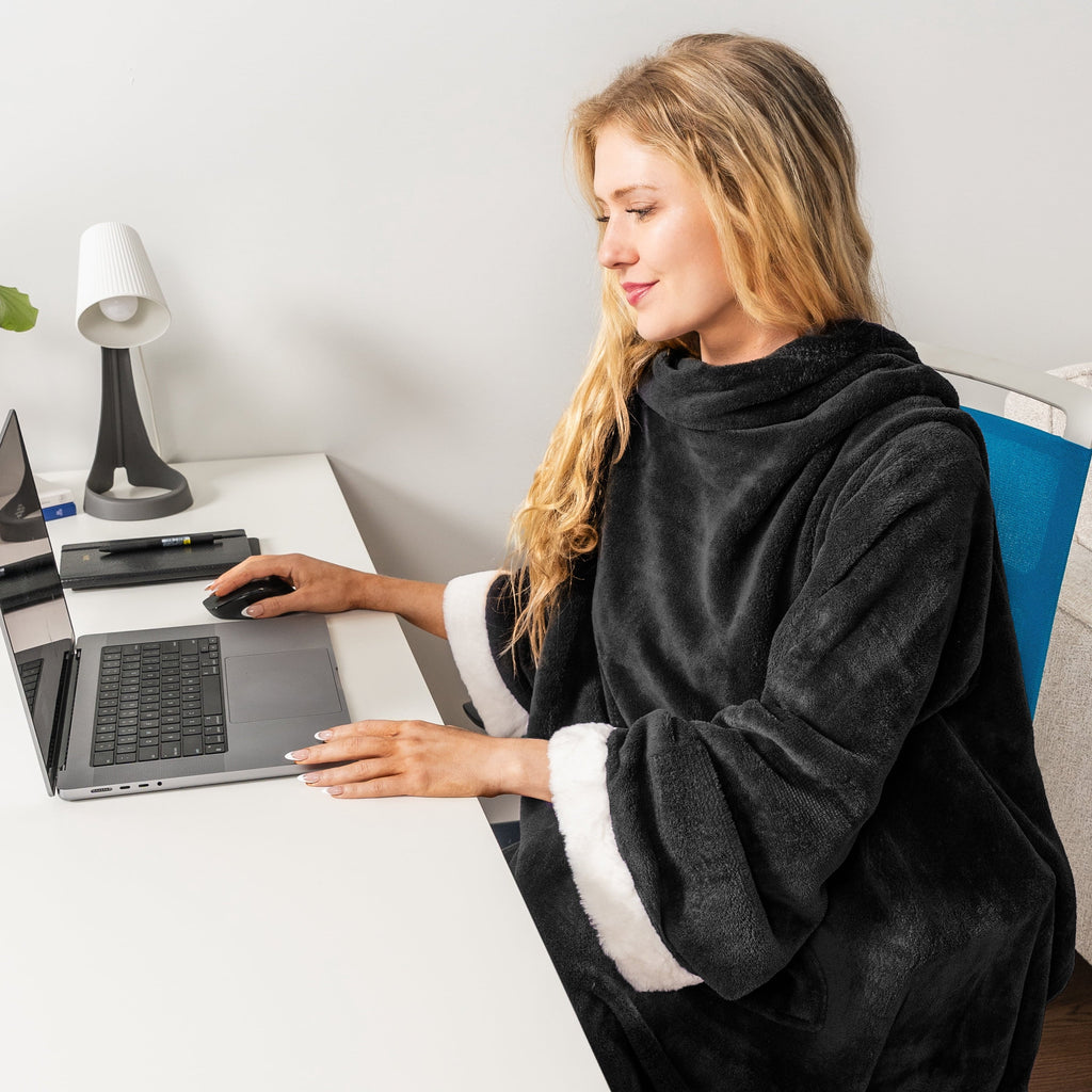 Reversible Sherpa Fleece Blanket with Sleeves for Women Men Adults, Wearable Blanket Warm Soft Plush, Snuggle Pocket Sleeved TV Throw W... - Cozy Fleece Throw Blanket for Couch & Bed Detail