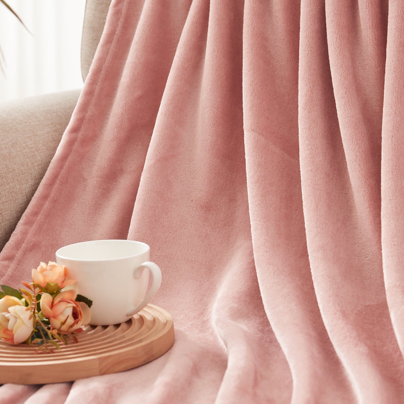Lightweight Warm Fleece Throw Blanket for Couch, Sofa, Super Soft and Warm Blankets, Pink Throw All Season Use, Cozy, Plush, Lightweig... - Luxury Knitted Decorative Throw Blanket with Fringes Detail