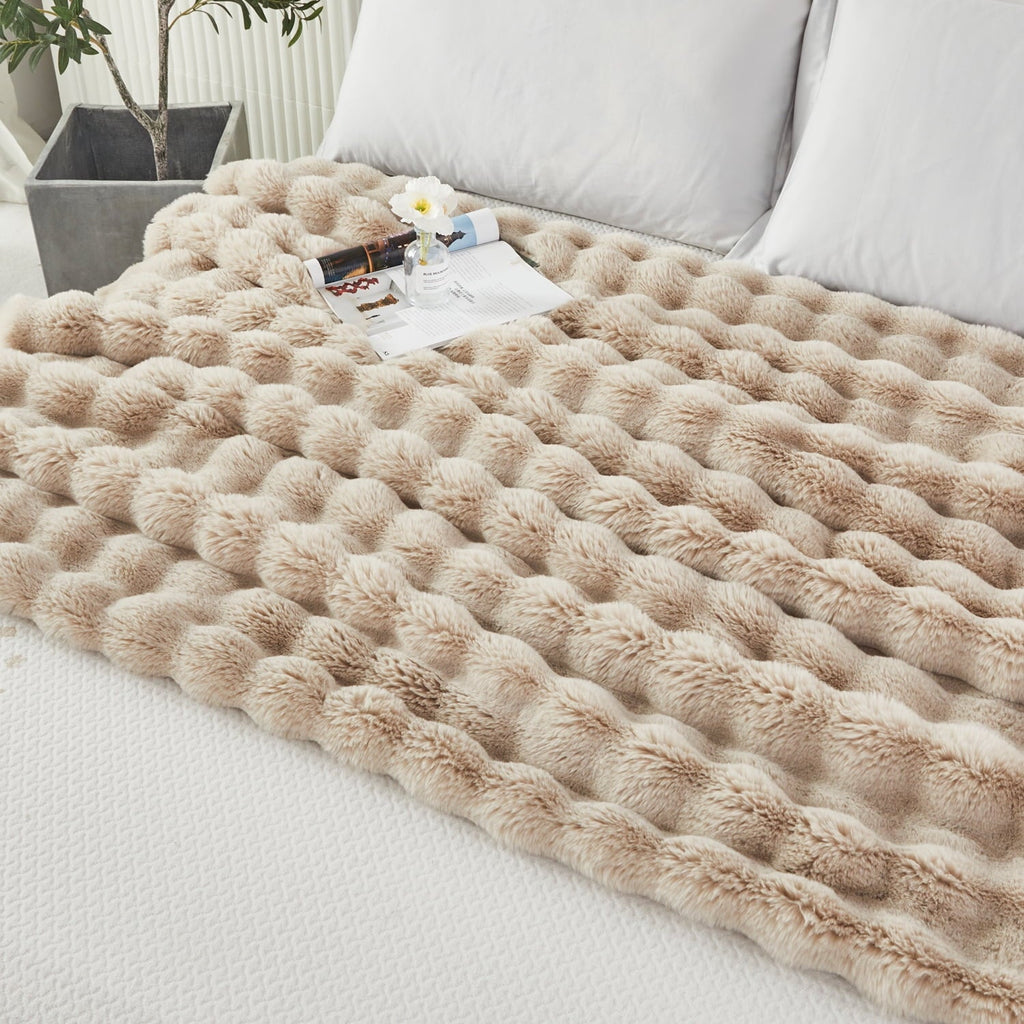 Lightweight Warm Taupe Faux Fur Bubble Blankets for Couch Chair Sofa Luxury Fluffy Thick Bubble Throw Blanket Furry Blanket Fuzzy Soft... - Super Soft Reversible Sherpa Flannel Blanket Detail