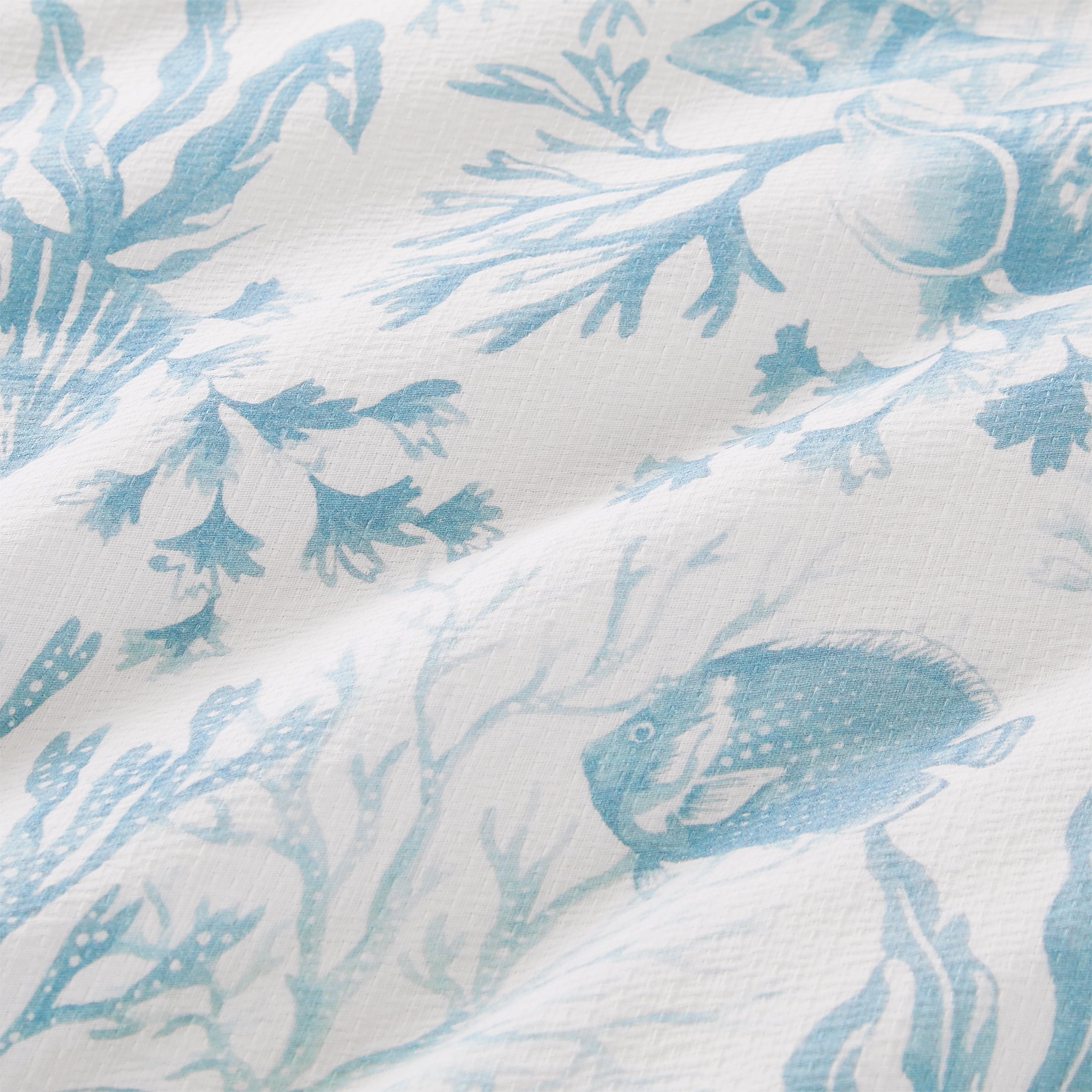 Fluffy Down Alternative 3-Piece Lightweight 100% Cotton Blue & White Ocean Print Comforter Set, Full/Queen - Luxurious Quilted Duvet Cover Set Detail