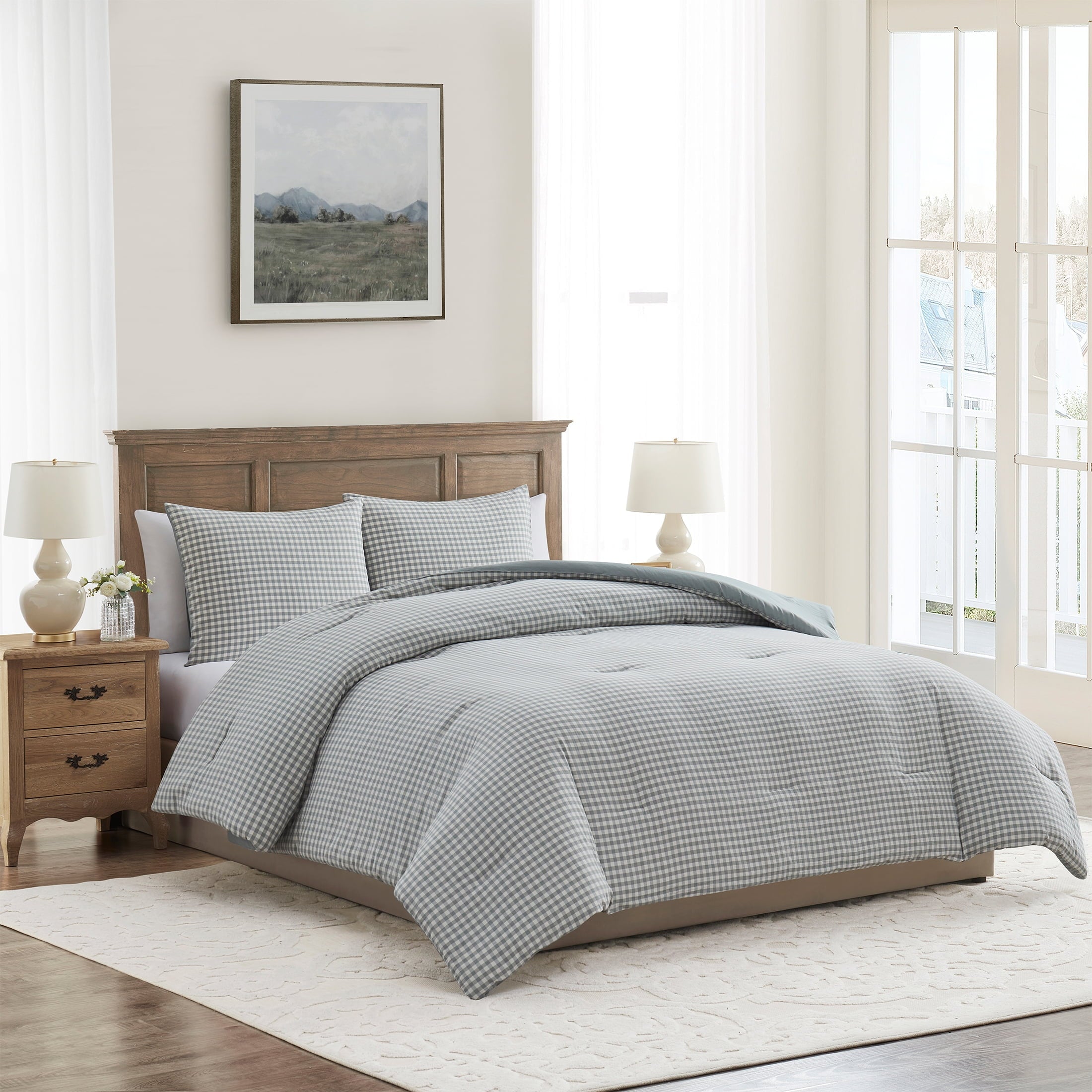 Luxurious Quilted Full/Queen Comforter Set, All-Season, 3-Piece, Green Gingham Plaid - All-Season Down Alternative Comforter Insert Detail