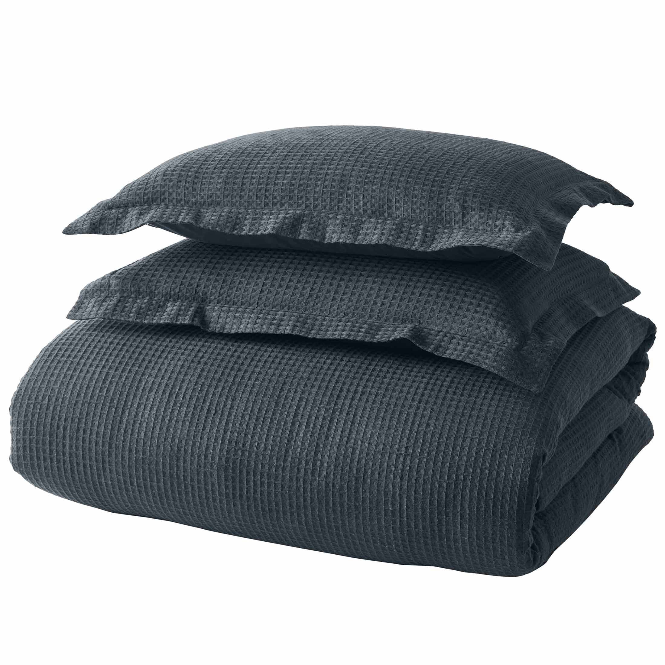 All-Season 3-Piece Grey Waffle Comforter Set, Adult Full/Queen - All-Season Down Alternative Comforter Insert Detail