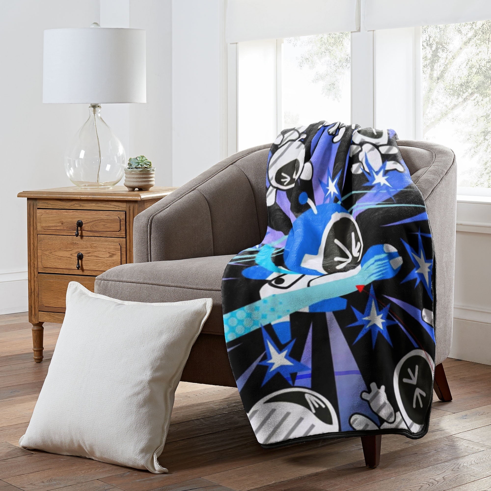 Super Soft Flannel Silk Touch Throw Blanket for Kids, 46x60 inches - Super Soft Reversible Sherpa Flannel Blanket Detail