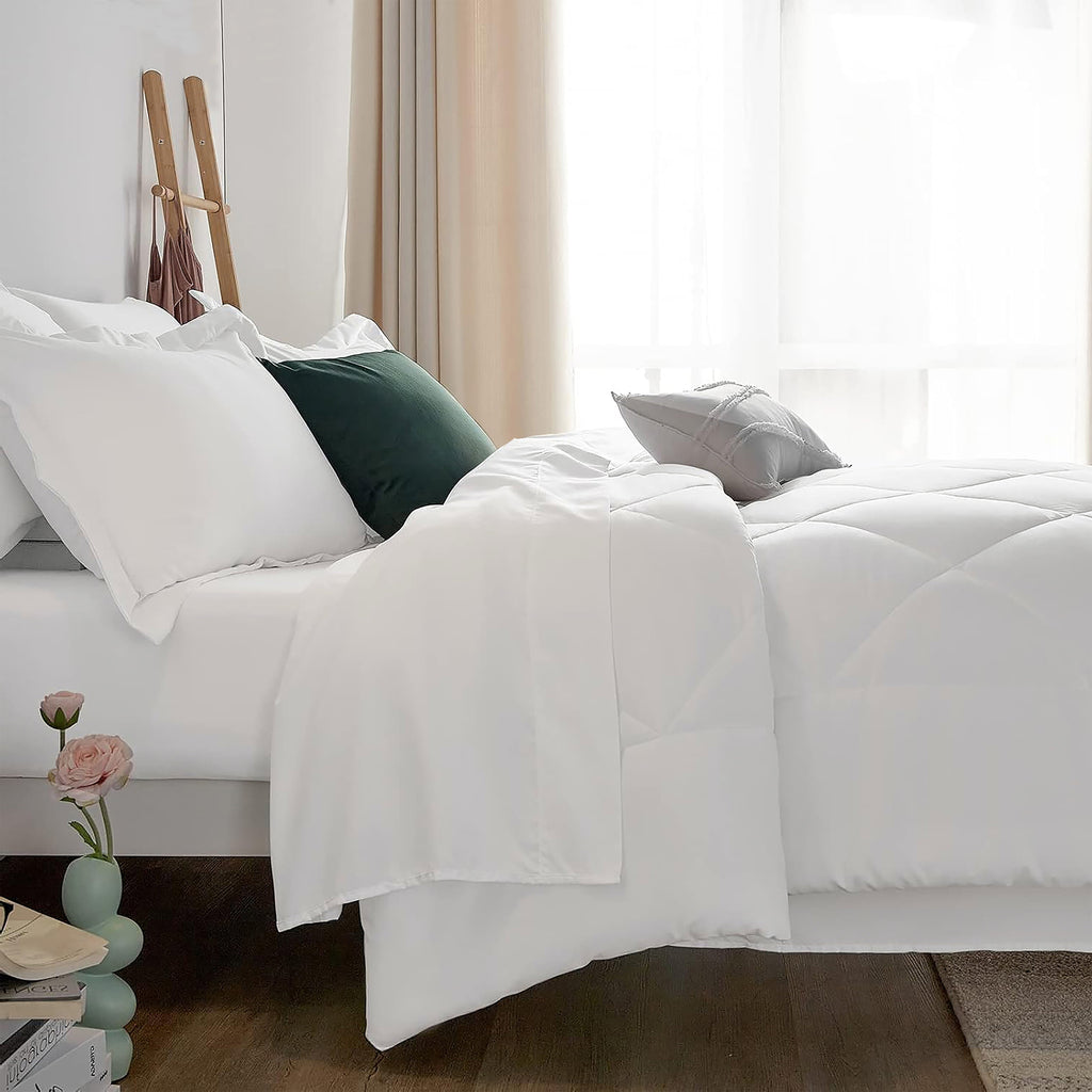 Luxurious Quilted Comforter Set 7-Piece Bed in a Bag - Adult, White, Queen - Luxurious Quilted Duvet Cover Set Detail