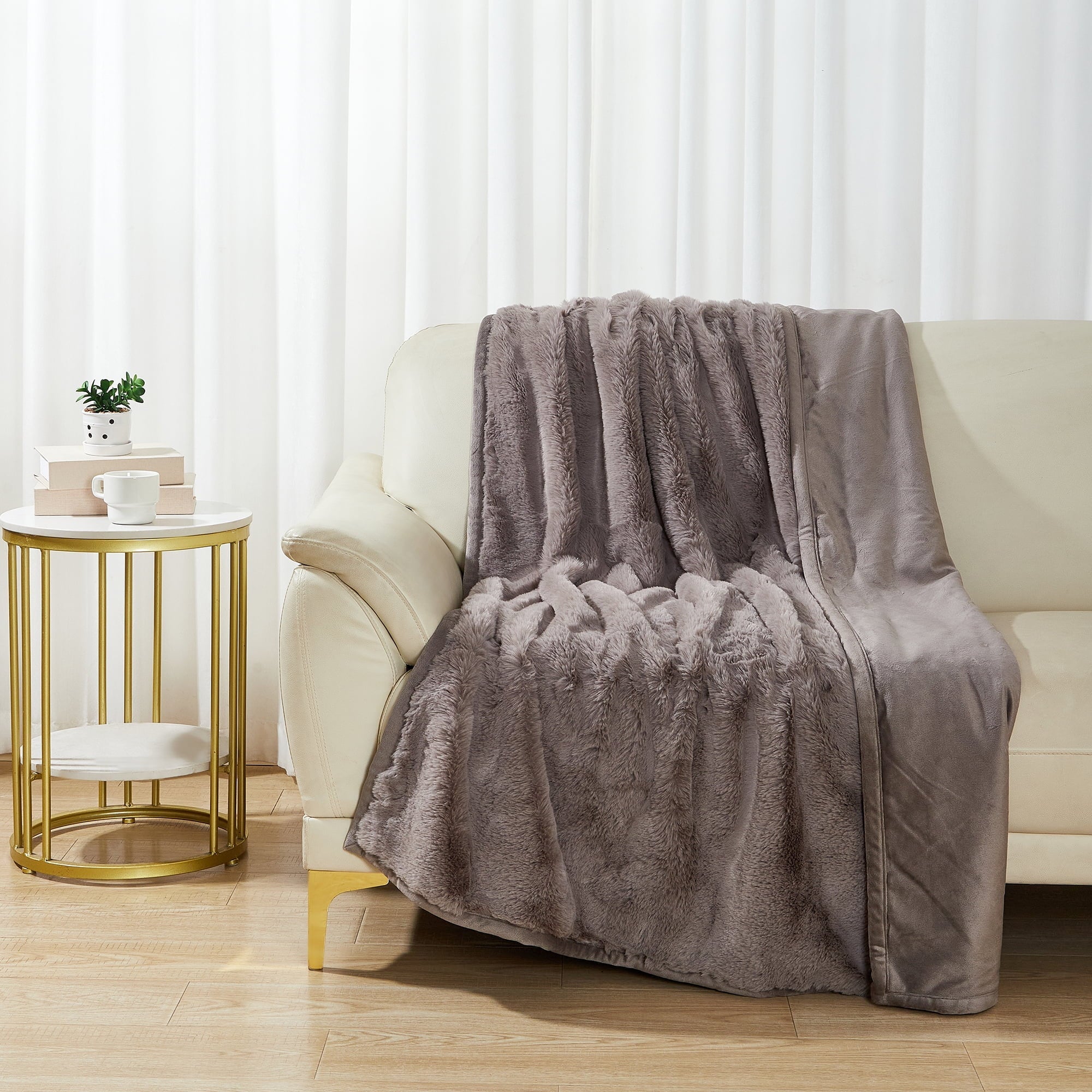 Cozy Fleece Grey Faux Fur Ultra Soft Luxury Oversized Throw Blanket 50" x 72", Grey Bisque - Super Soft Reversible Sherpa Flannel Blanket Detail