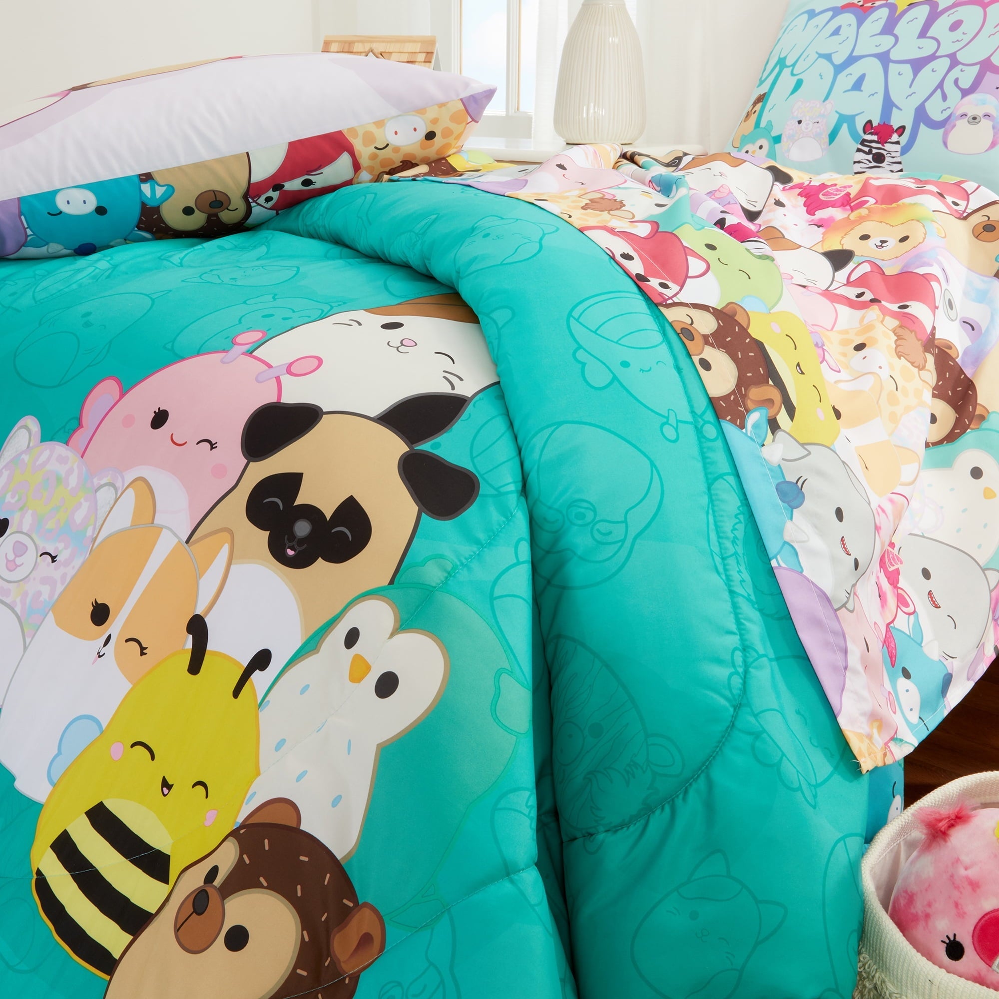 Fluffy Down Alternative Squishmallows Kids 2 Piece Teal Blue Reversible Comforter and Pillowcase set, Twin/full - Luxurious Quilted Duvet Cover Set Detail