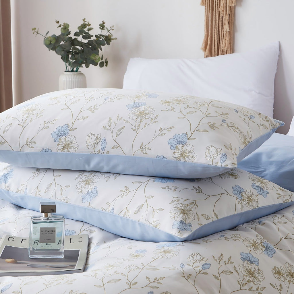 Luxurious Quilted Cotton Comforter Sets Queen Size, 3 Pieces Botanical Blue Floral Reversible Bedding Sets for Adults All Season - Cloud-Like Soft Lightweight Bed Comforter Detail
