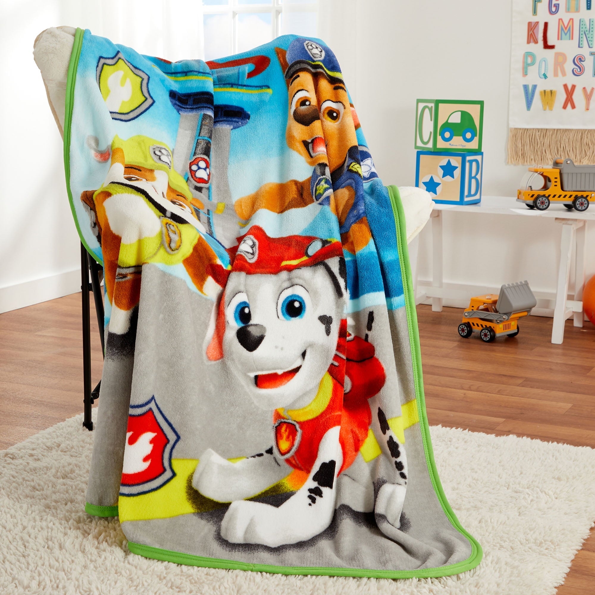 Decorative Knitted Kids Coral Fleece Throw, 46 x60 - Cozy Fleece Throw Blanket for Couch & Bed Detail