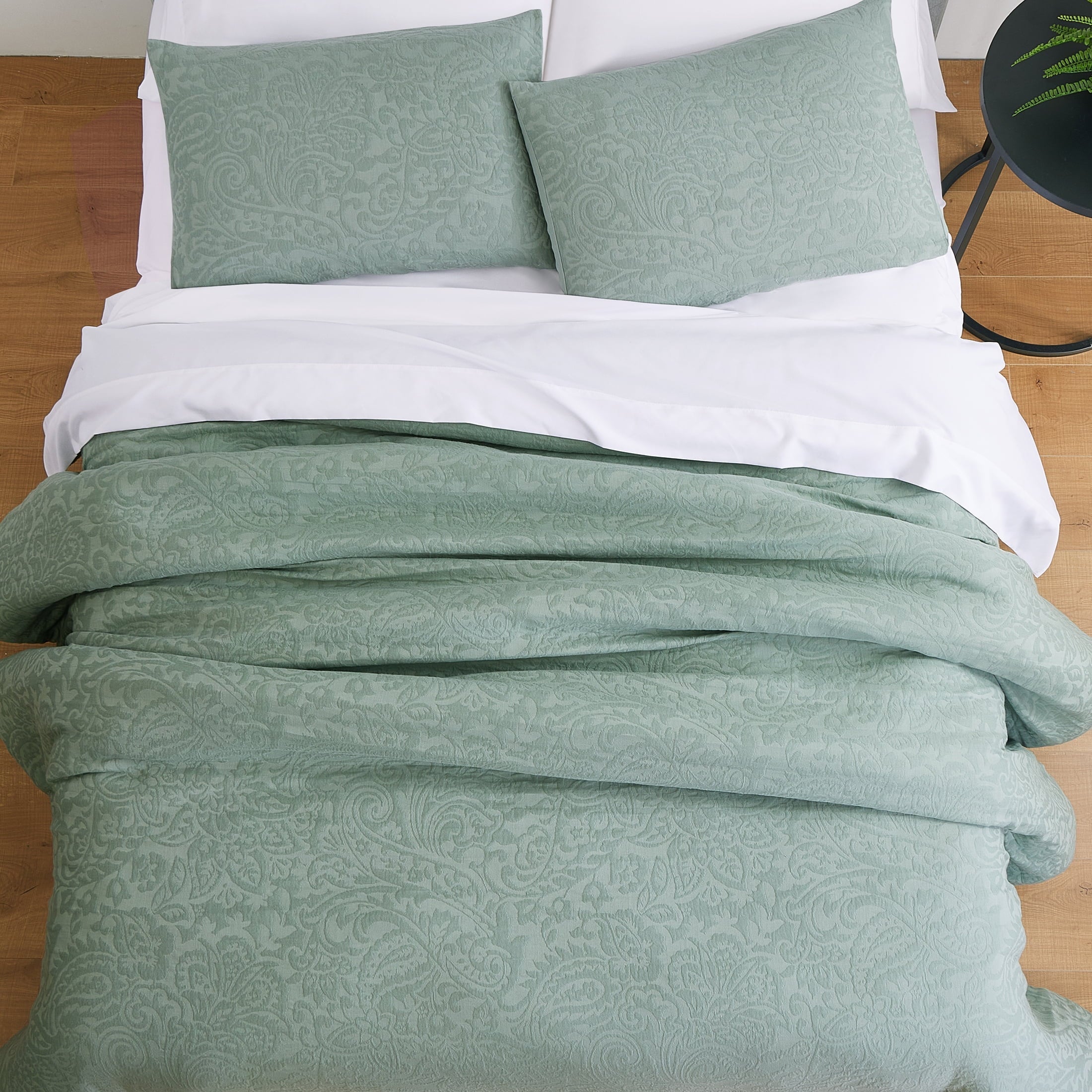 Heavyweight Warmth 3-Piece Sage Floral Comforter Set, Full/Queen - Luxurious Quilted Duvet Cover Set Detail