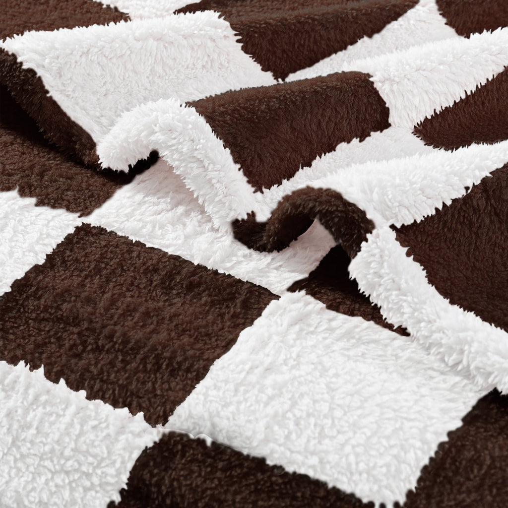 Super Soft Flannel Checkered Throw Blanket, Super Soft and Warm Fluffy Fleece Blanket for Couch, Sofa, Bed, Cute Plaid Pattern, Coffee, ... - Super Soft Reversible Sherpa Flannel Blanket Detail
