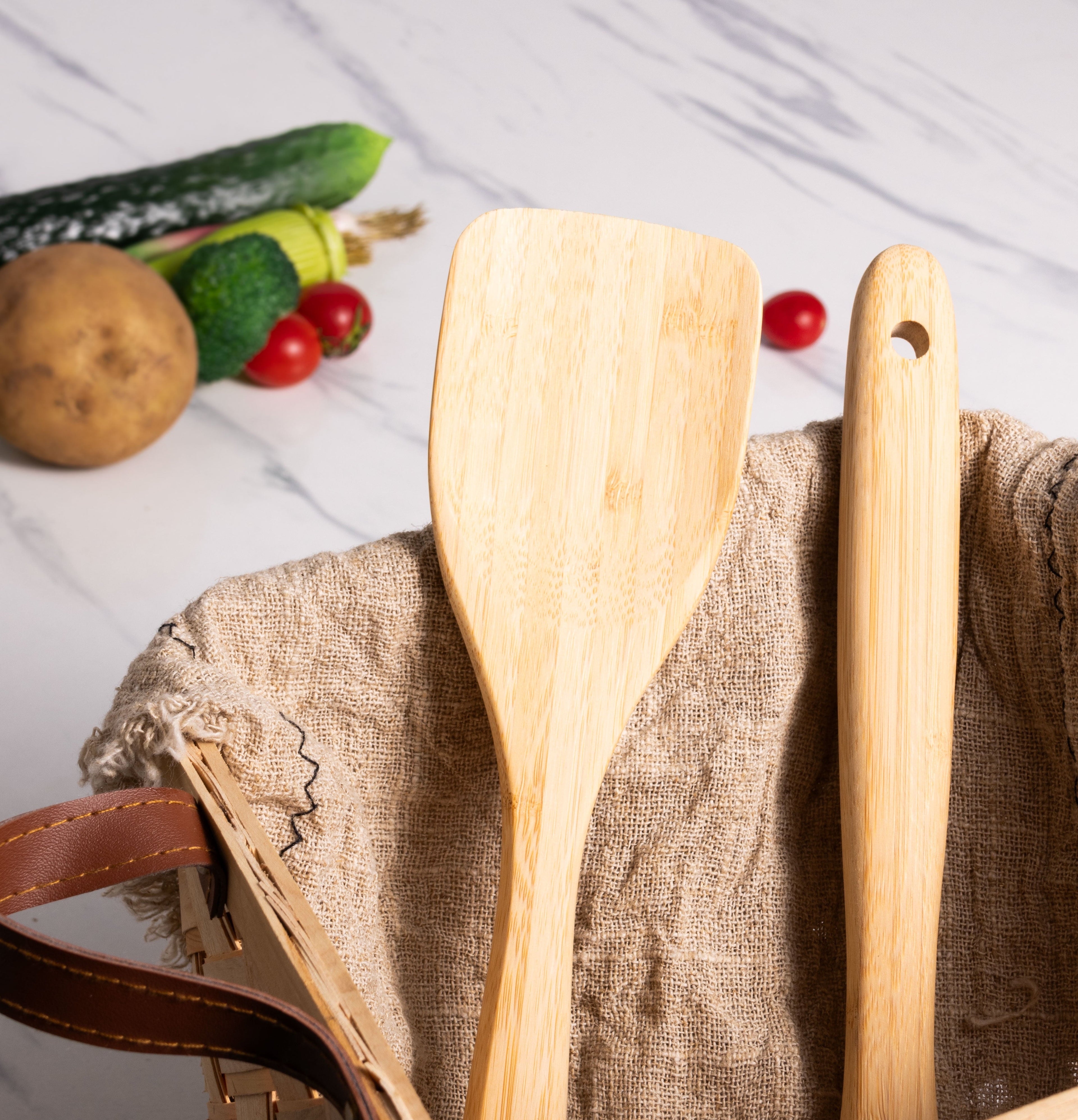 Chef-Quality Bamboo Turner, Crafted , Cooking and Kitchen, 12.99 x 2.67 x 0.59 inch. - Heavy Duty Stainless Steel Kitchen Shears Detail