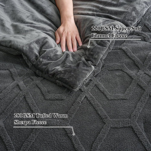 All-Season Warm Sherpa Fleece Queen Comforter Set, 3D Tufted Fluffy Dark Grey Bedding for Winter, Soft 3 Pieces Shaggy Bed Set, ... - All-Season Down Alternative Comforter Insert Detail