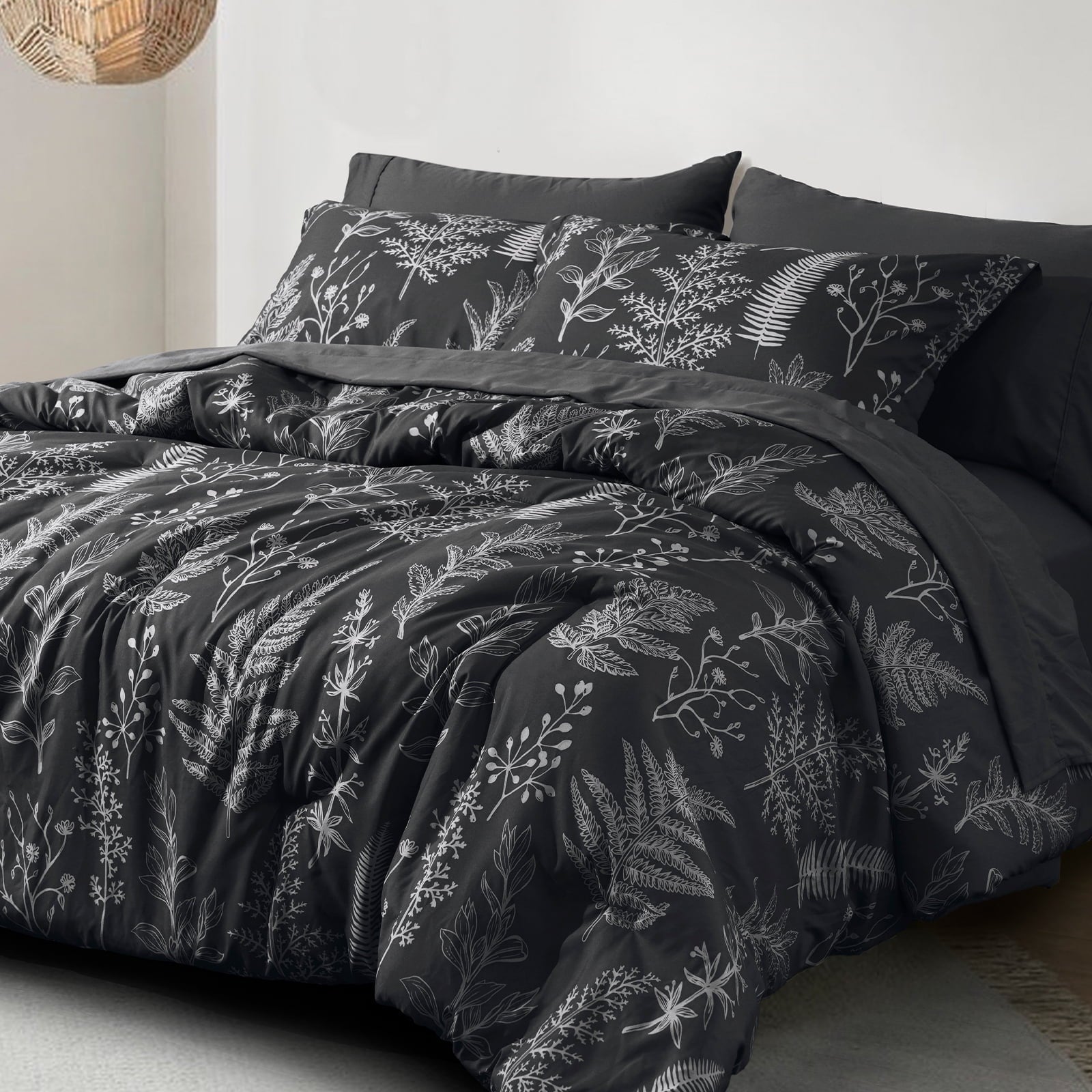 Heavyweight Warmth 3 Pieces Printed Comforter Set Queen Size, Lightweight Botanical Floral Bed in a Bag, Ultra Soft Bedding Set with 1 R... - Luxurious Quilted Duvet Cover Set Detail