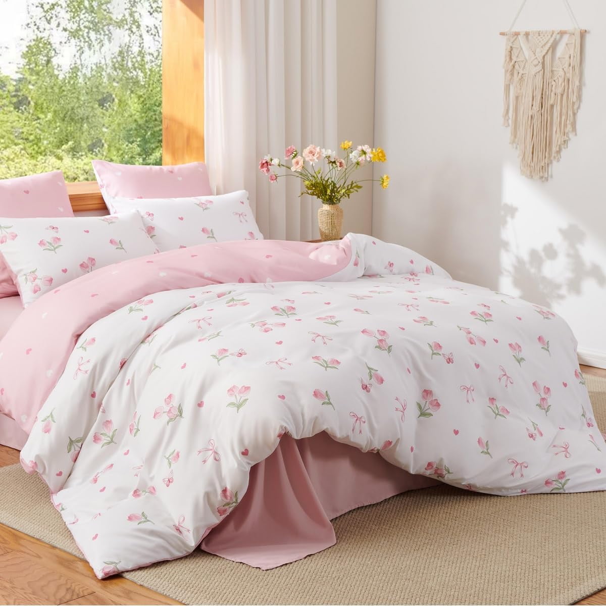Heavyweight Warmth Pink Tulip Queen Comforter Set, 3-Piece Pink Flowers Reversible Soft Bedding Set or Adults All Season - Cloud-Like Soft Lightweight Bed Comforter Detail