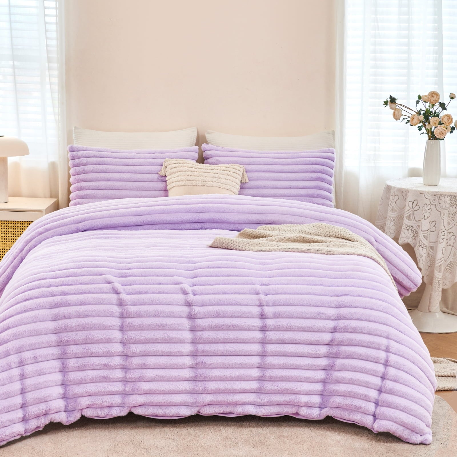 Fluffy Down Alternative Fleece Twin Comforter Set, Light Purple Super Soft Furry Plush Bedding, Luxury Fluffy Fuzzy Heavy Bed Set for Winter ... - Hypoallergenic Ultra-Fluffy Quilt for Winter Detail