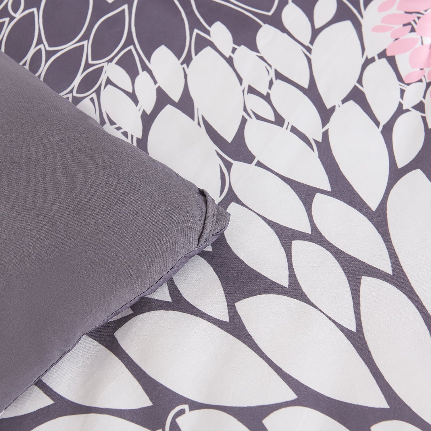 Hypoallergenic Cloud 2 Pieces Pink Floral Comforter Set Twin Size, Botanical Bedding Sets with Cute Flowers Printing for Teen Girls - Luxurious Quilted Duvet Cover Set Detail