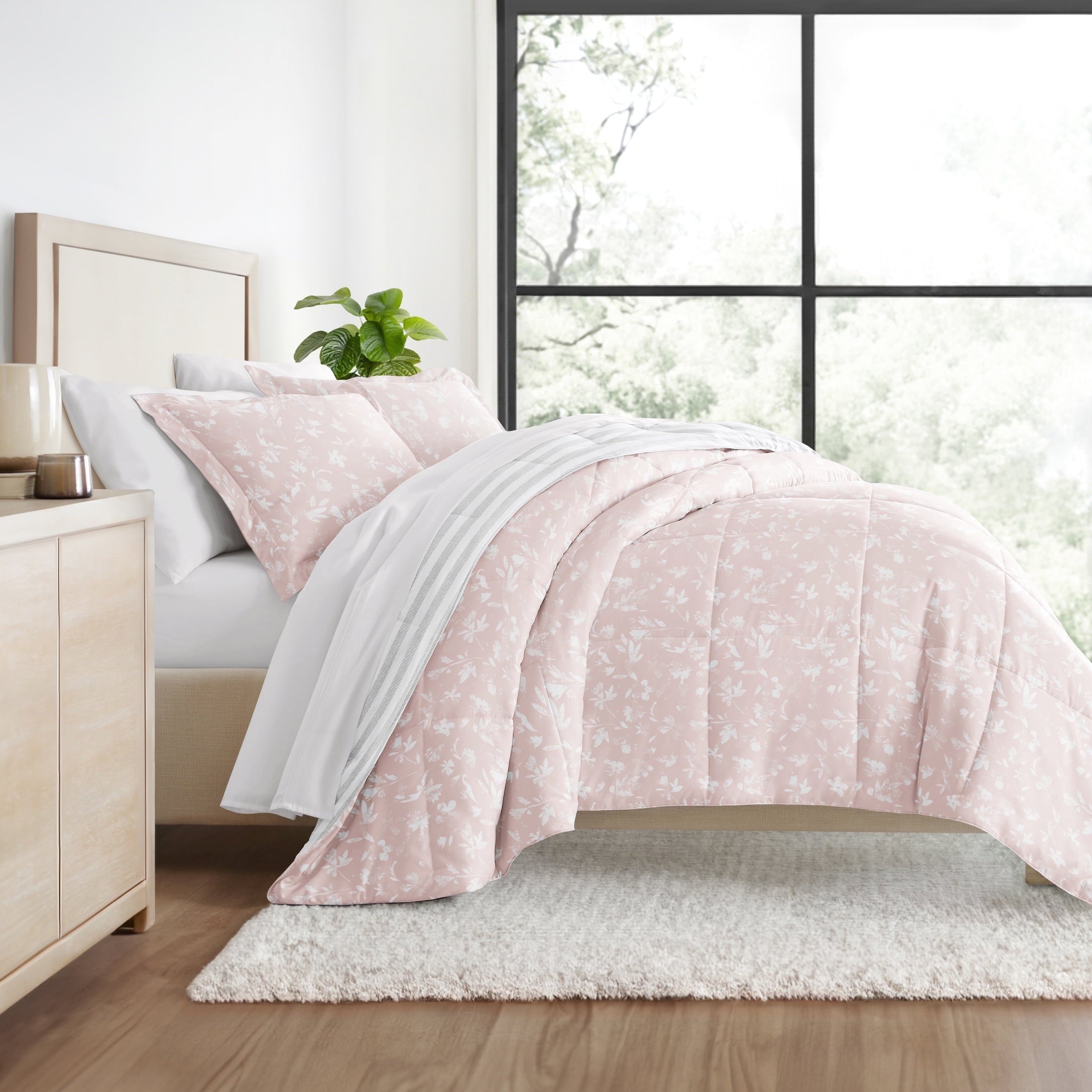 All-Season All Season Ultra Soft Comforter Set Lightweight Bedding in Pressed Flowers for Full/Queen Size - Hypoallergenic Ultra-Fluffy Quilt for Winter - Default Title
