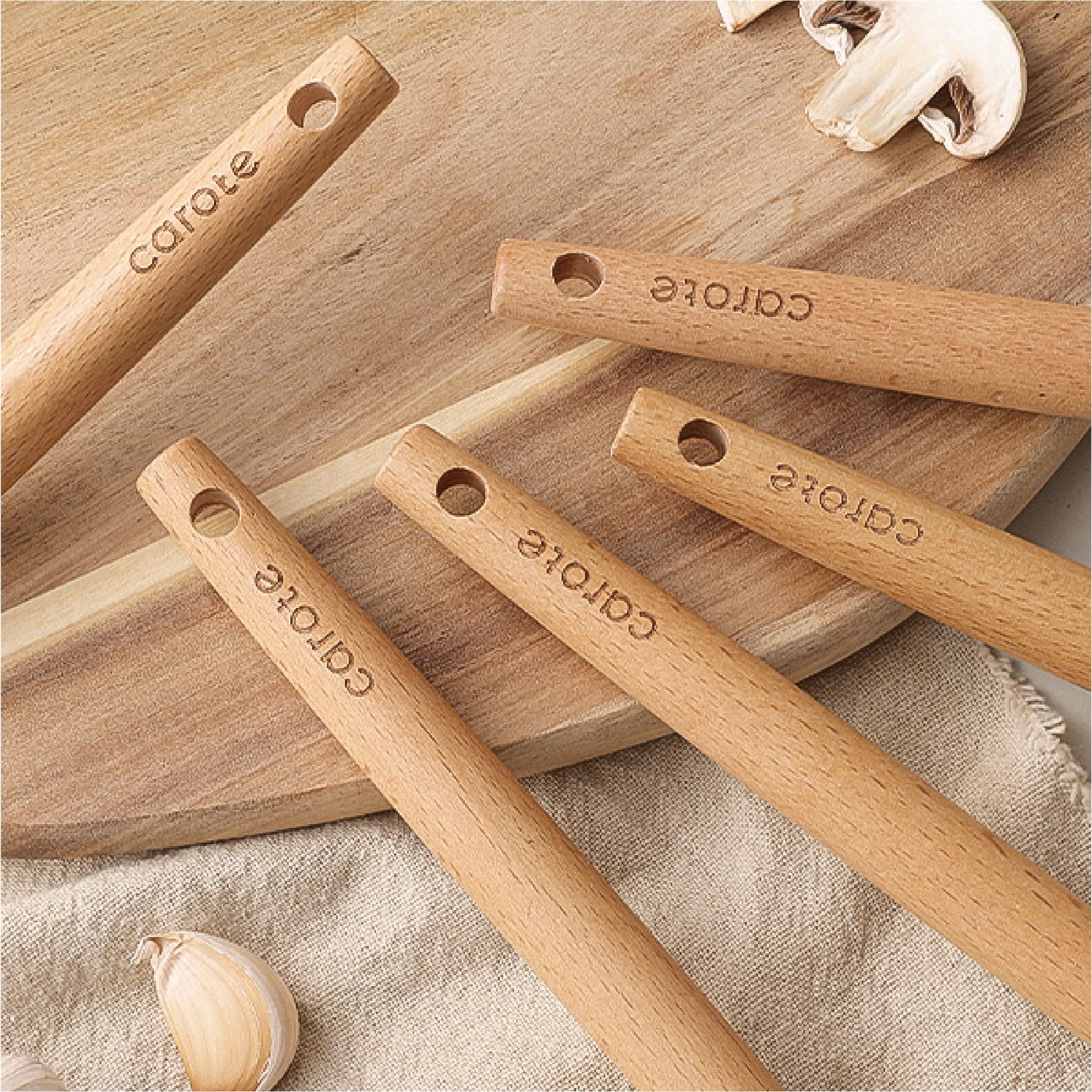 Chef-Quality 17-Piece Silicone and Wood Cooking Utensil Set, Heat-Resistant, Safe for Nonstick Cookware - Heavy Duty Stainless Steel Kitchen Shears Detail