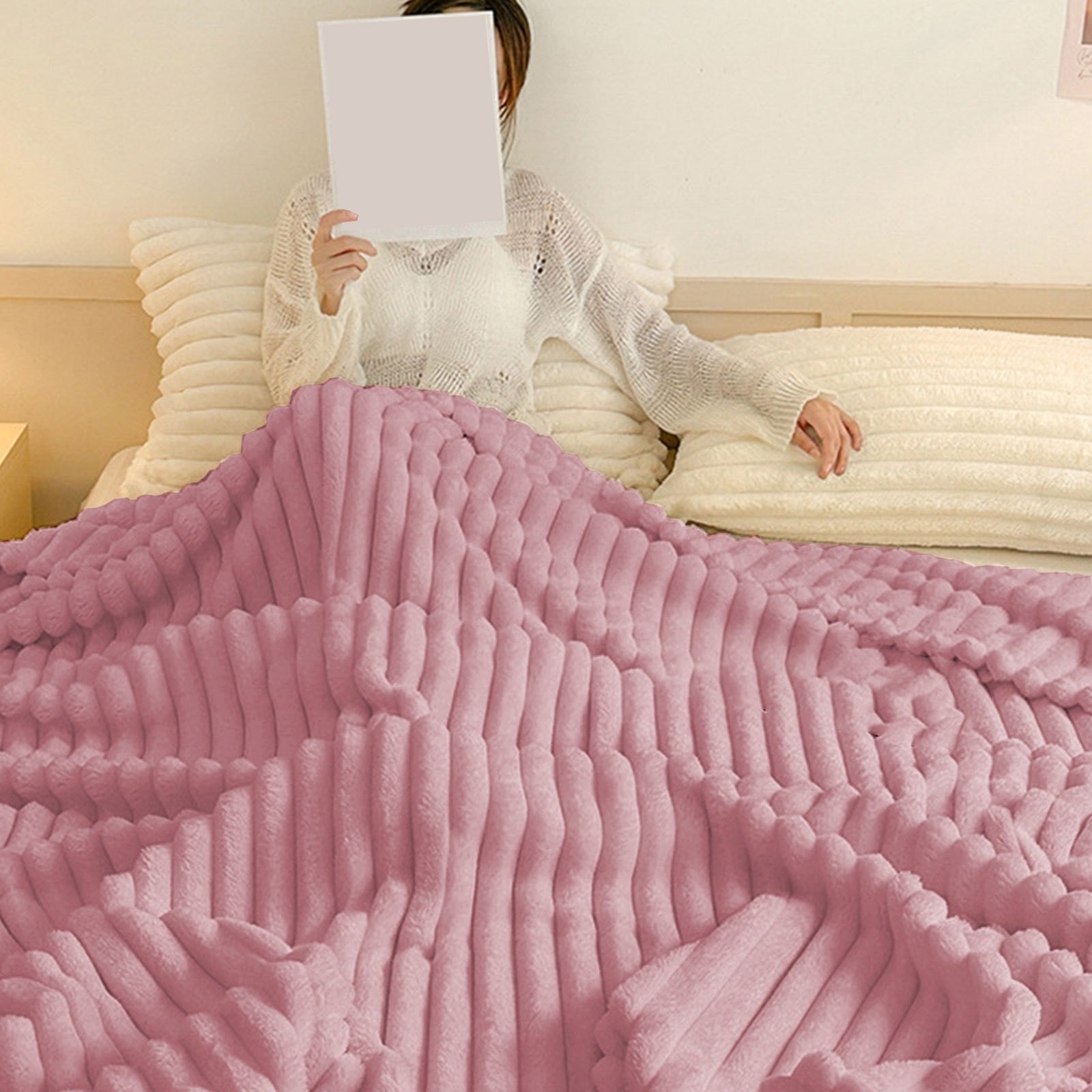 Super Soft Flannel Faux Fur Throw Blanket for Couch, Soft and Thick Double Layer Throw Blanket, Lightweight Plush Fuzzy Luxury Winter Bl... - Super Soft Reversible Sherpa Flannel Blanket Detail
