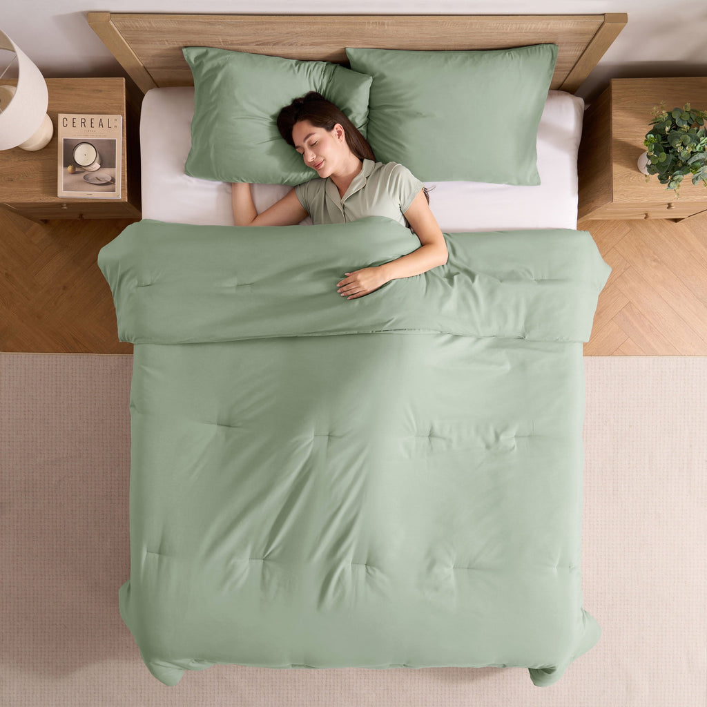 Luxurious Quilted Comforter Sets, All Season Lightweight Solid Queen Comforter Set, 3-Pc Bedding Sets, Sage Green - All-Season Down Alternative Comforter Insert Detail