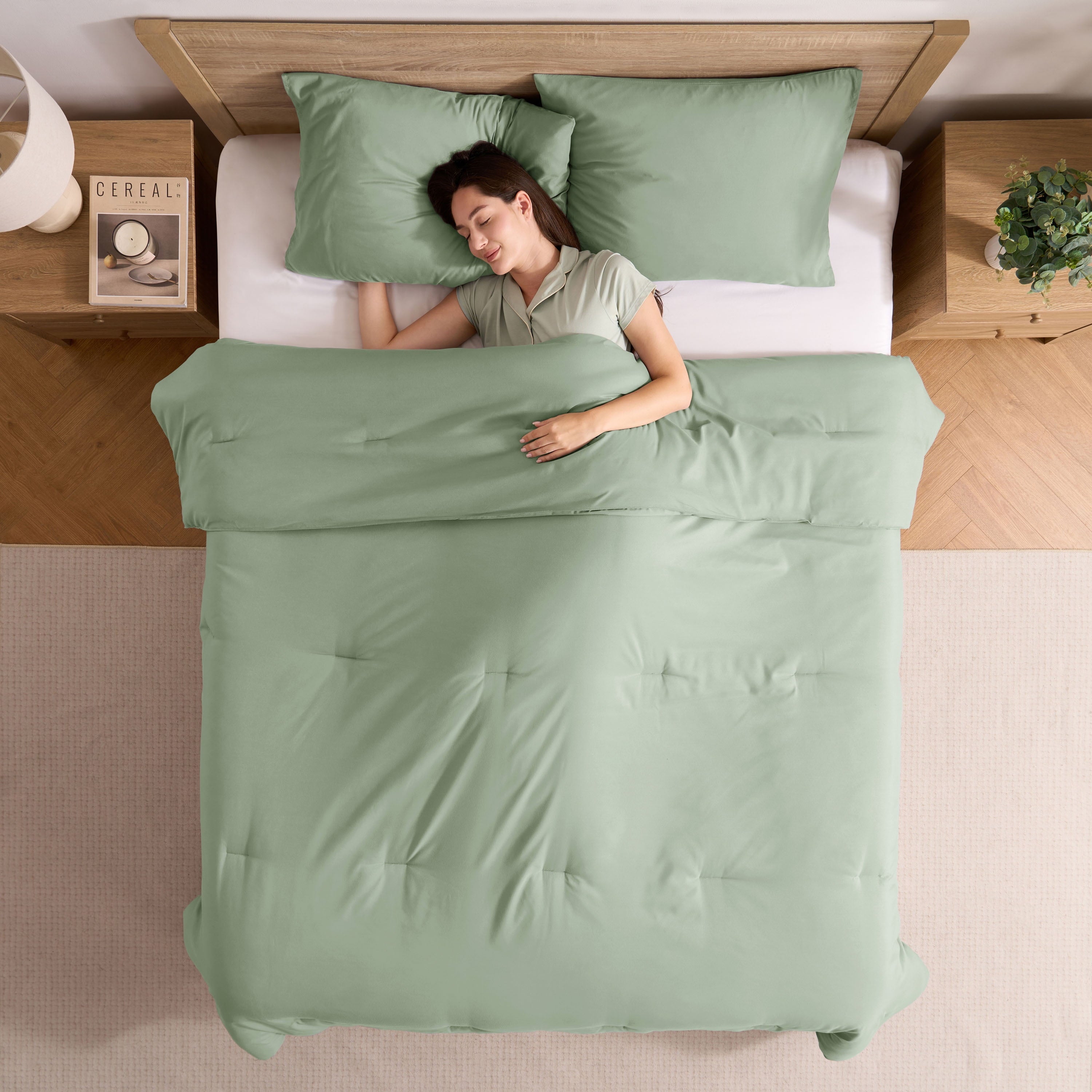Luxurious Quilted Comforter Sets, All Season Lightweight Solid Queen Comforter Set, 3-Pc Bedding Sets, Sage Green - All-Season Down Alternative Comforter Insert Detail