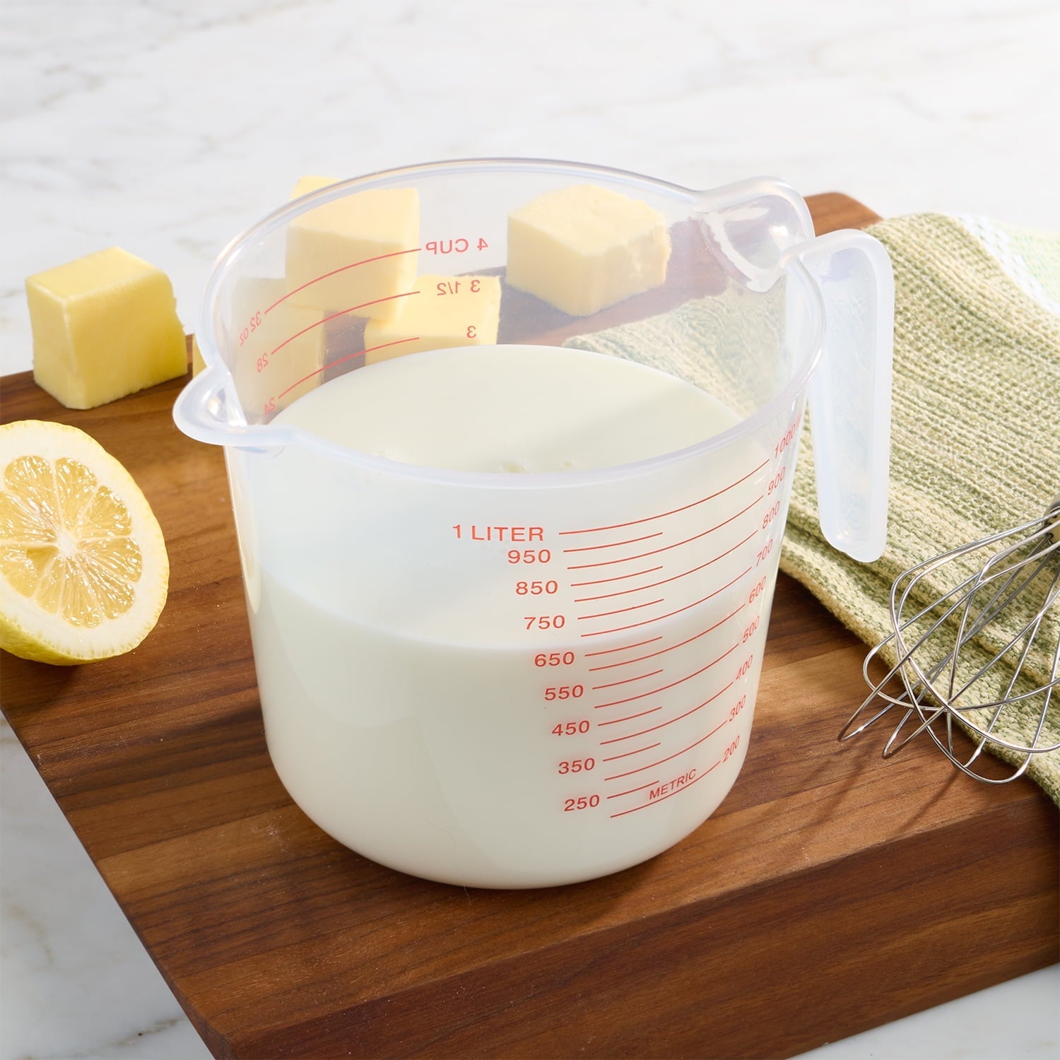 Innovative (12 pack) 4 Cup PP Plastic Measuring Cup, 32 oz, Clear - Premium Stainless Steel Garlic Presser & Peeler Detail