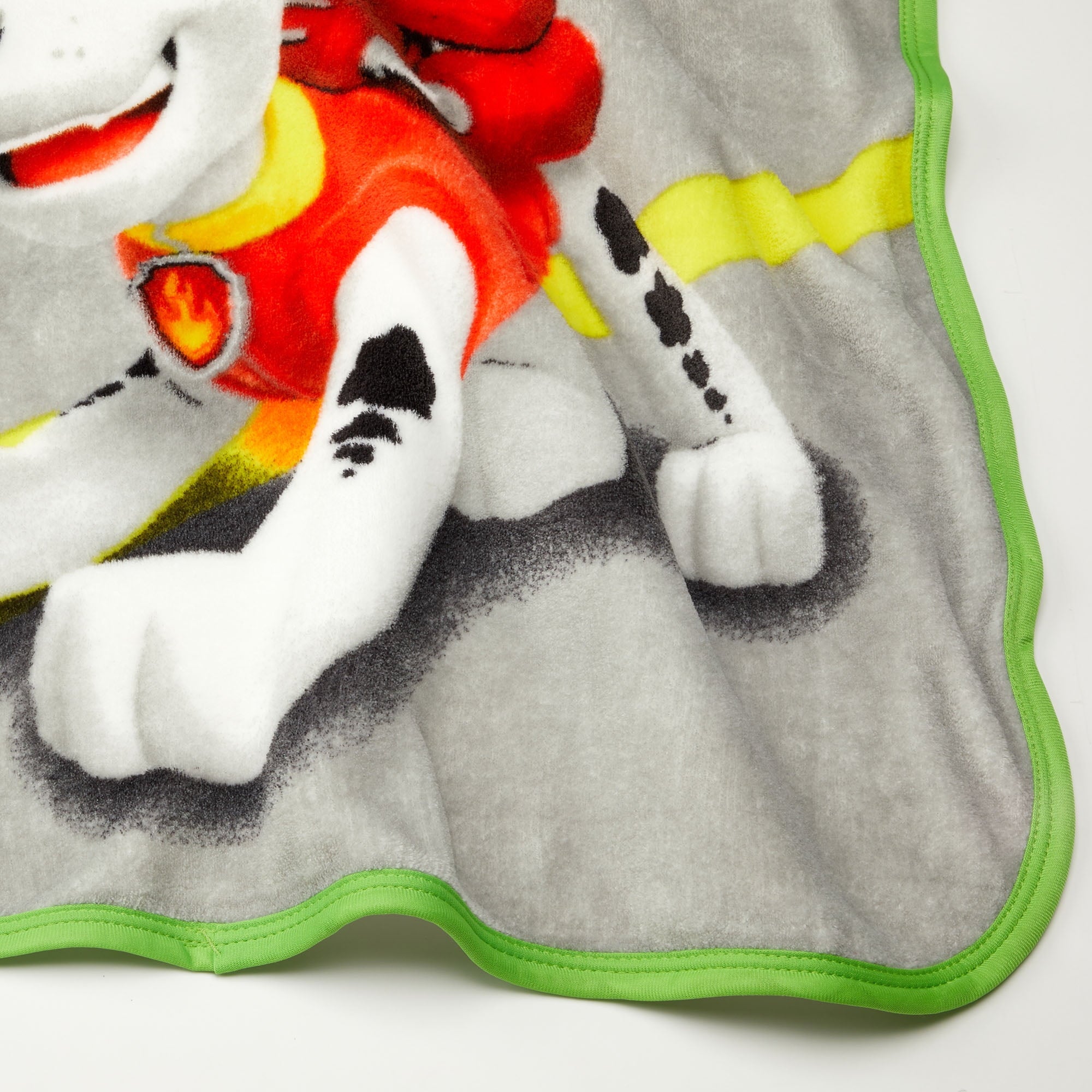 Decorative Knitted Kids Coral Fleece Throw, 46 x60 - Cozy Fleece Throw Blanket for Couch & Bed Detail