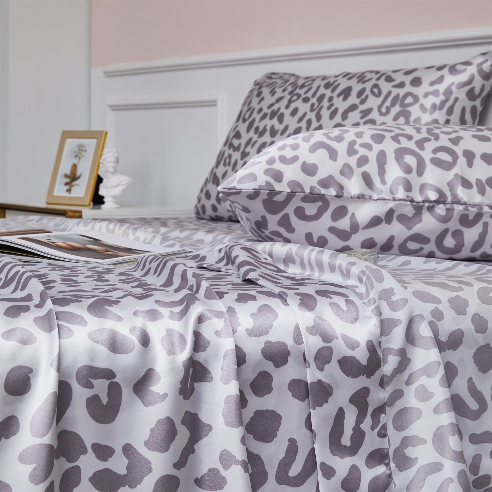 Breathable Luxury Satin Sheets Twin Silk Sheets Silver Leopard Bed Sheet Set Deep Pocket Bed Flat Fitted Sheet, 3-Pieces - Luxury Bed Sheet Set with Deep Pockets Detail