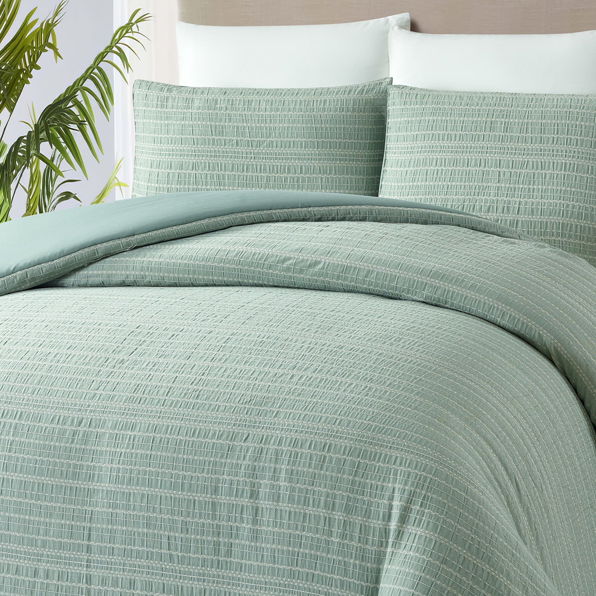 Heavyweight Warmth Crafted Woven 3-Piece Comforter Set, Green River, Full Queen, All Ages - All-Season Down Alternative Comforter Insert Detail