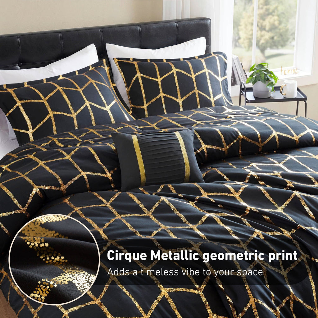 Hypoallergenic Cloud Full/Queen Size Comforter Set, 4-Piece Bedding Set for All Seasons, Geometric Metallic Comforter Bed Set with Decor P... - Luxurious Quilted Duvet Cover Set Detail