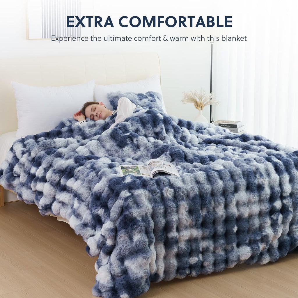 Lightweight Warm Faux Fur Throw Blanket for Couch Luxury Fluffy Thick Bubble Blanket Warm Cozy Throw for Bedroom Living Room, 50" x 60... - Lightweight Plush Warm Blanket for All Seasons Detail
