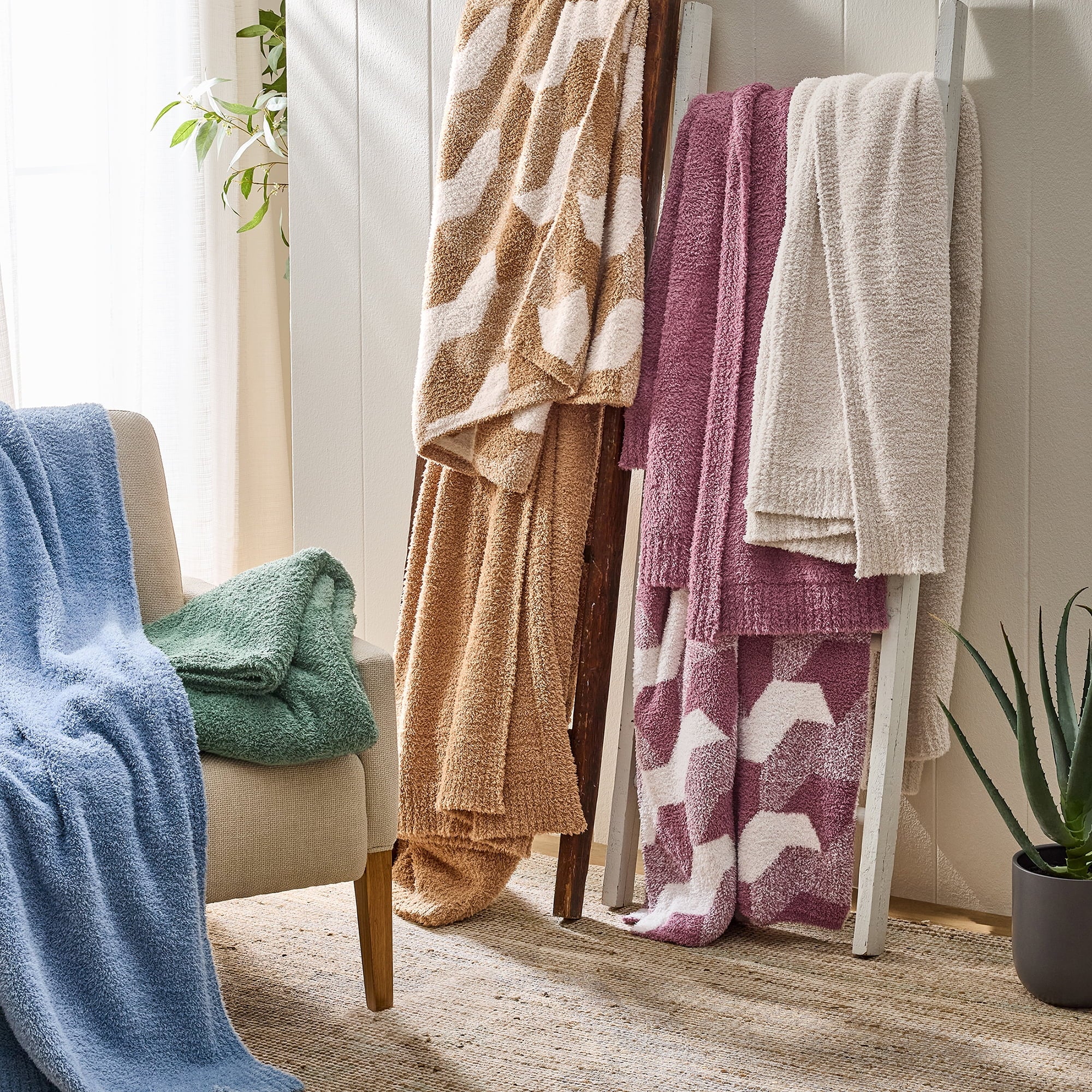 Lightweight Warm Cozy Knit Throw, Dark Caramel, 50x72" - Cozy Fleece Throw Blanket for Couch & Bed Detail