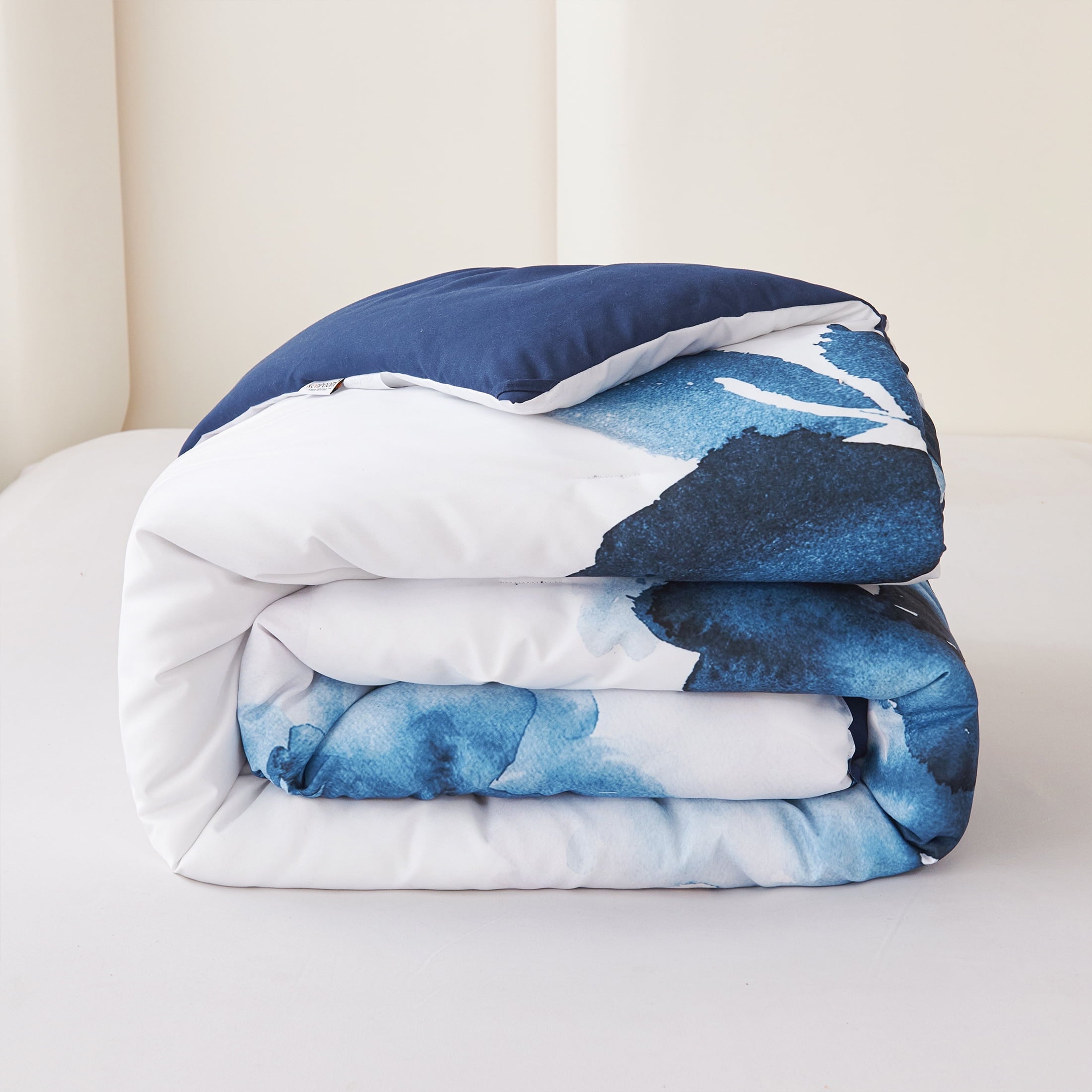 All-Season 3 Pieces Blue and White Floral Comforter Set King Size, Flower Bedding with Watercolor Flowers Pattern for Women, Rev... - Hypoallergenic Ultra-Fluffy Quilt for Winter Detail